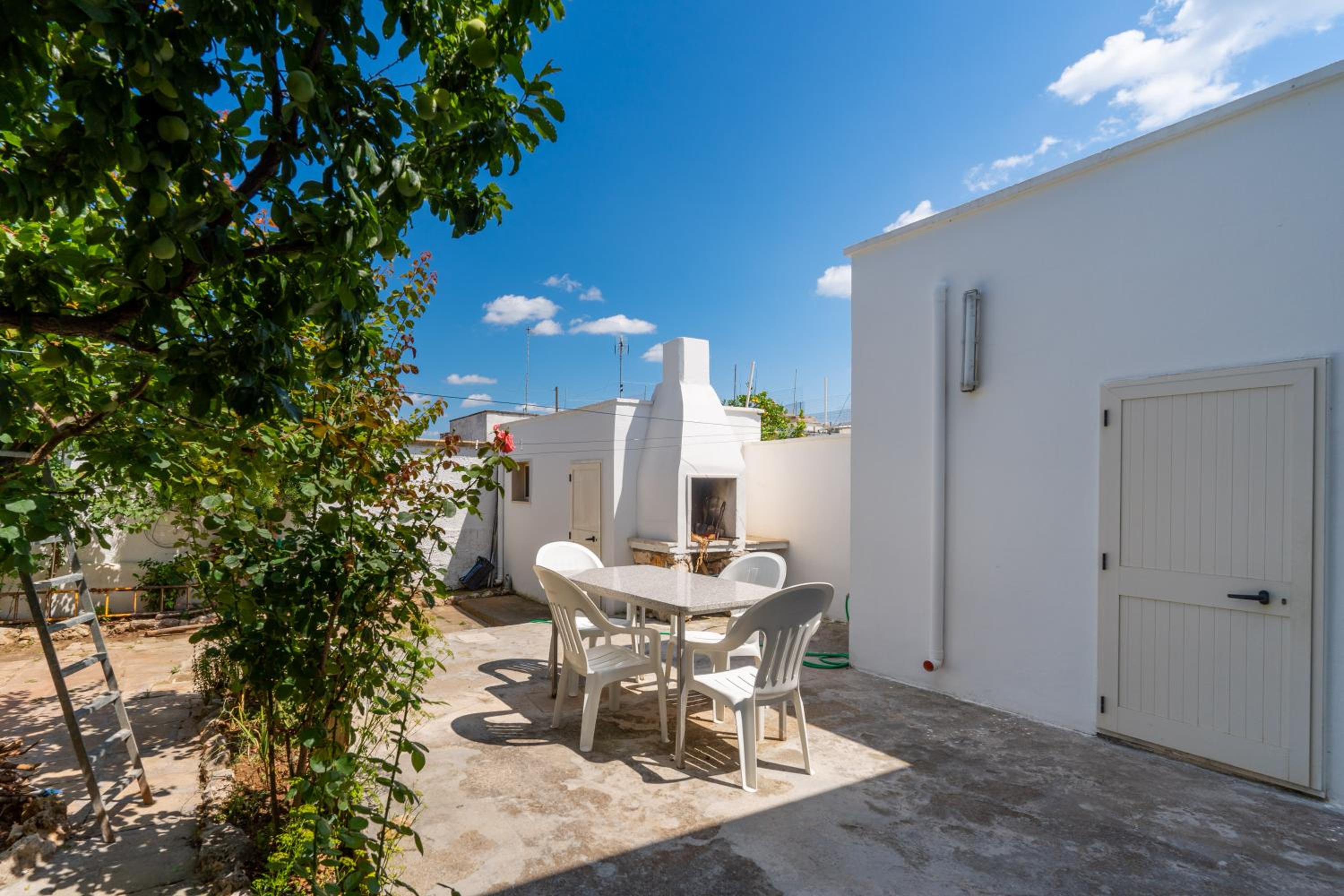 Villa photo 2