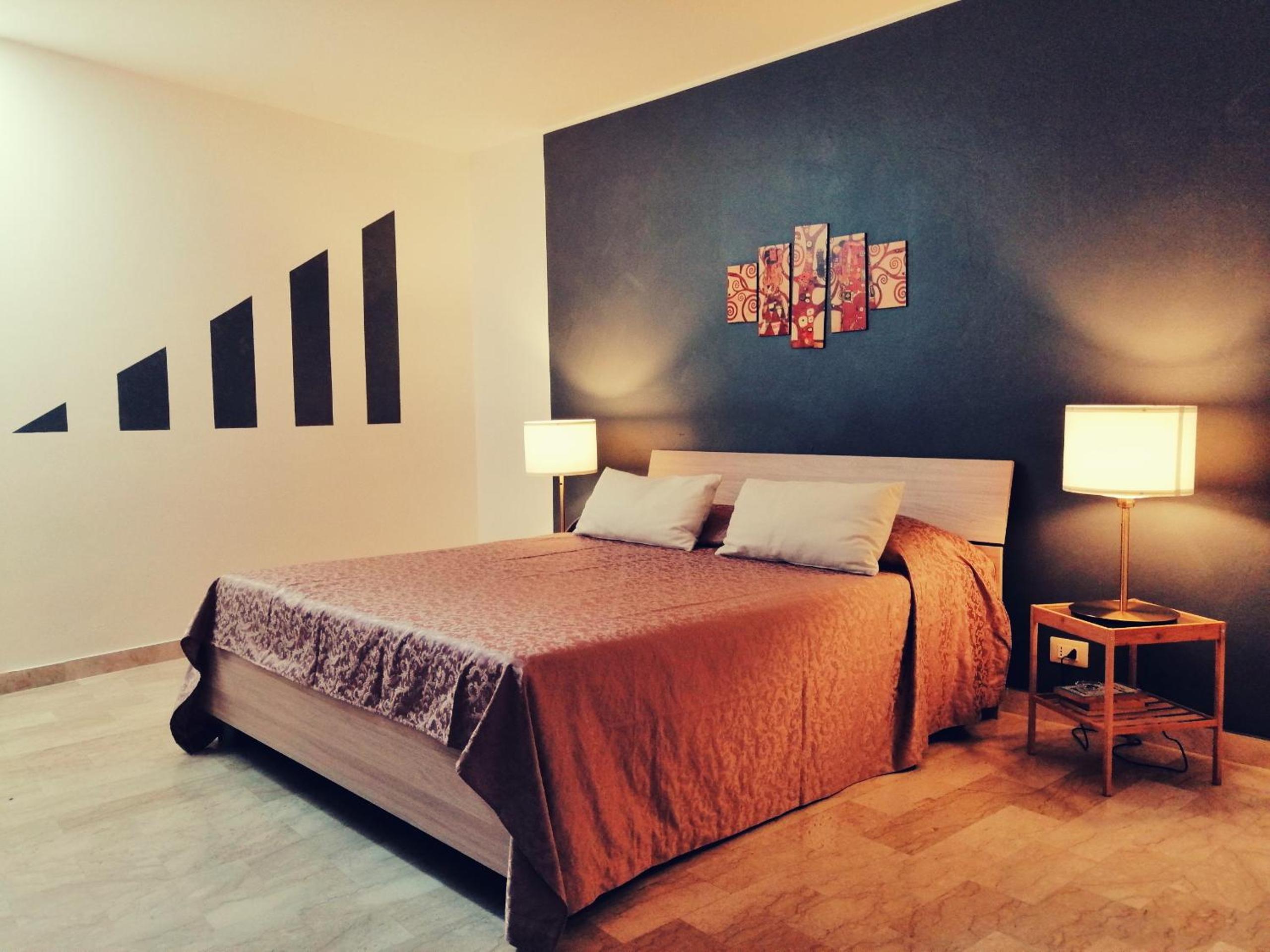 Apartment with Balcony - Photo 20