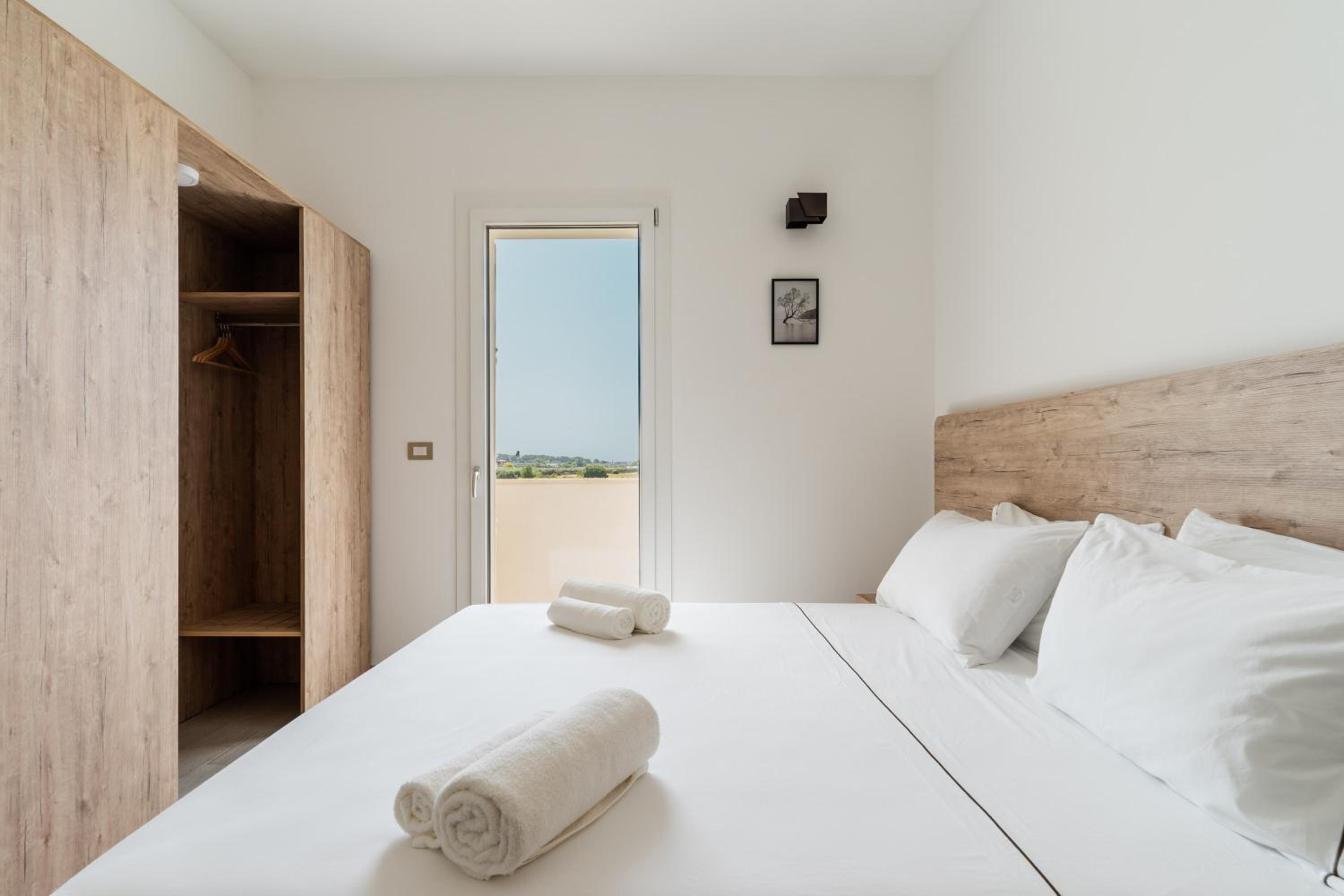 Two-Bedroom Deluxe Apartment with Garden View photo 1