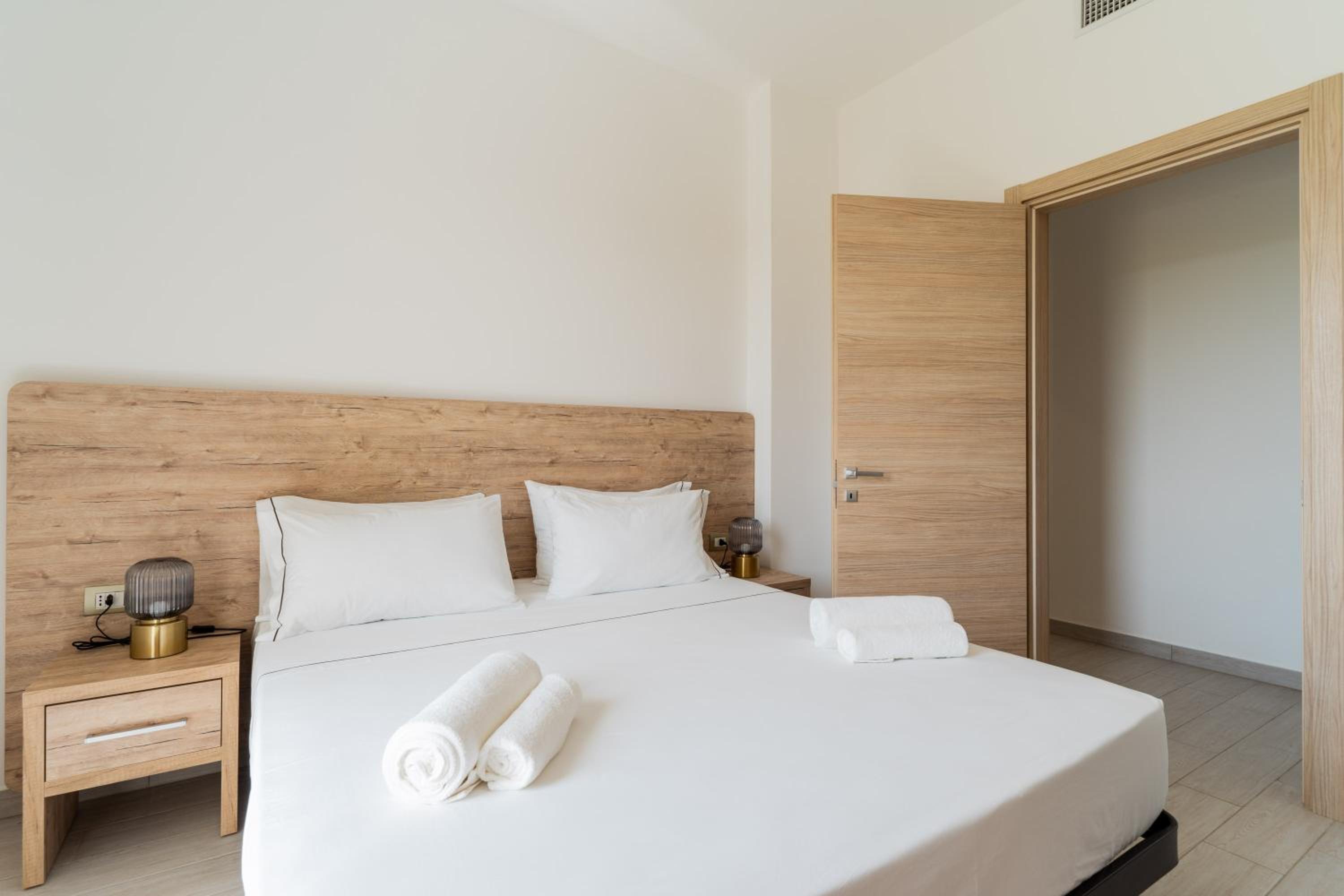 Two-Bedroom Deluxe Apartment with Garden View photo 3