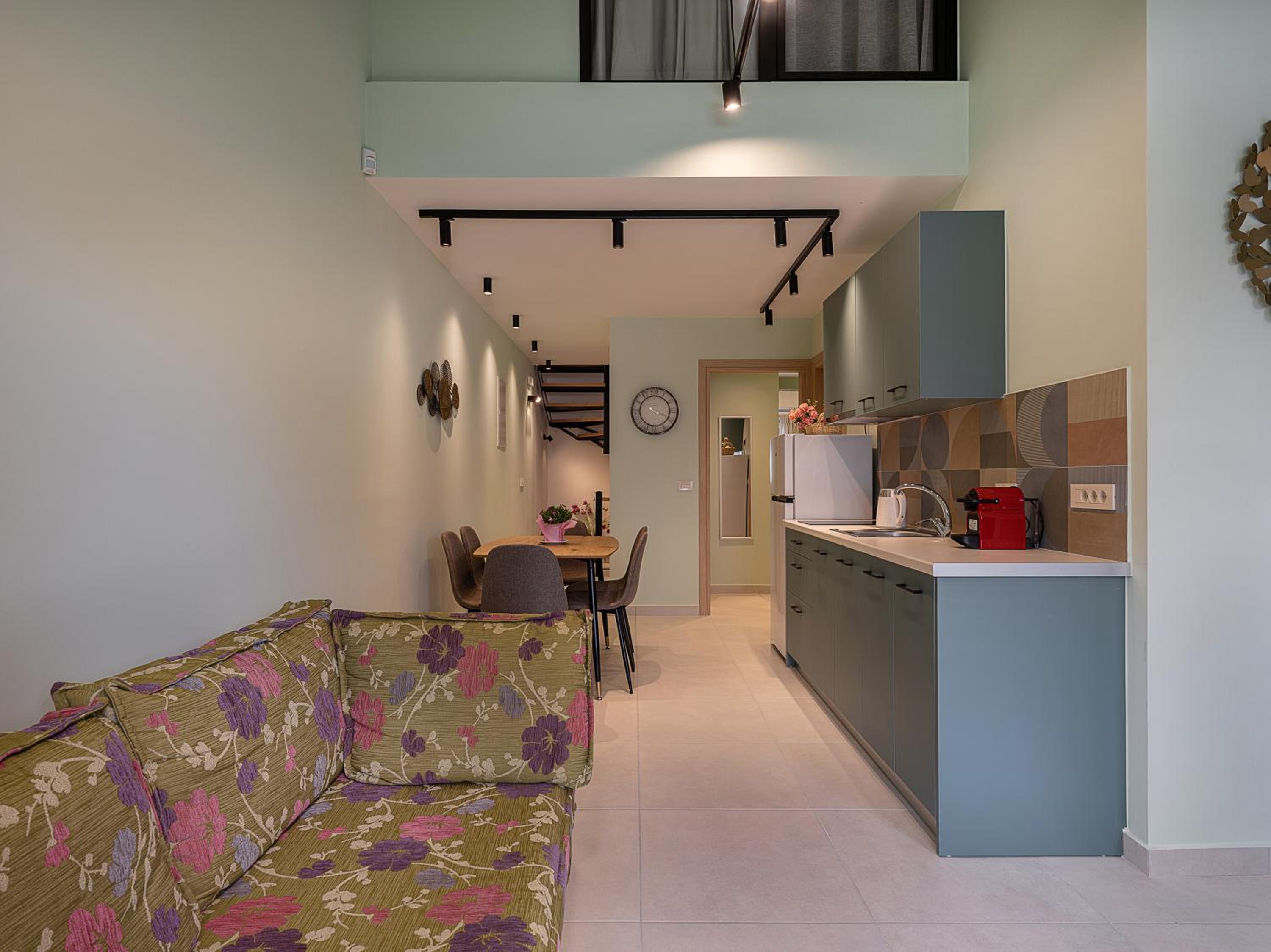 Apartment - Split Level - Photo 22