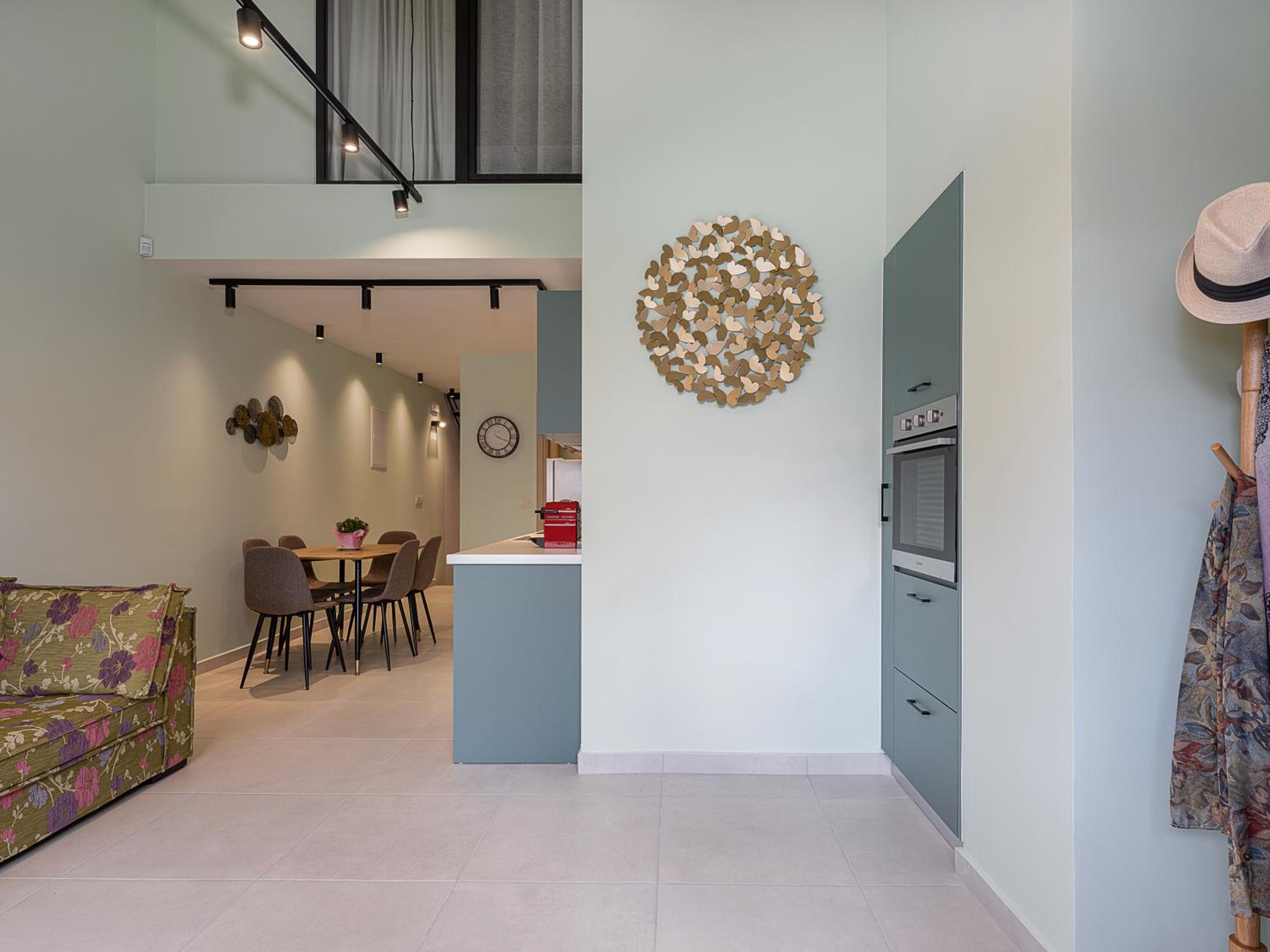 Apartment - Split Level - Photo 21