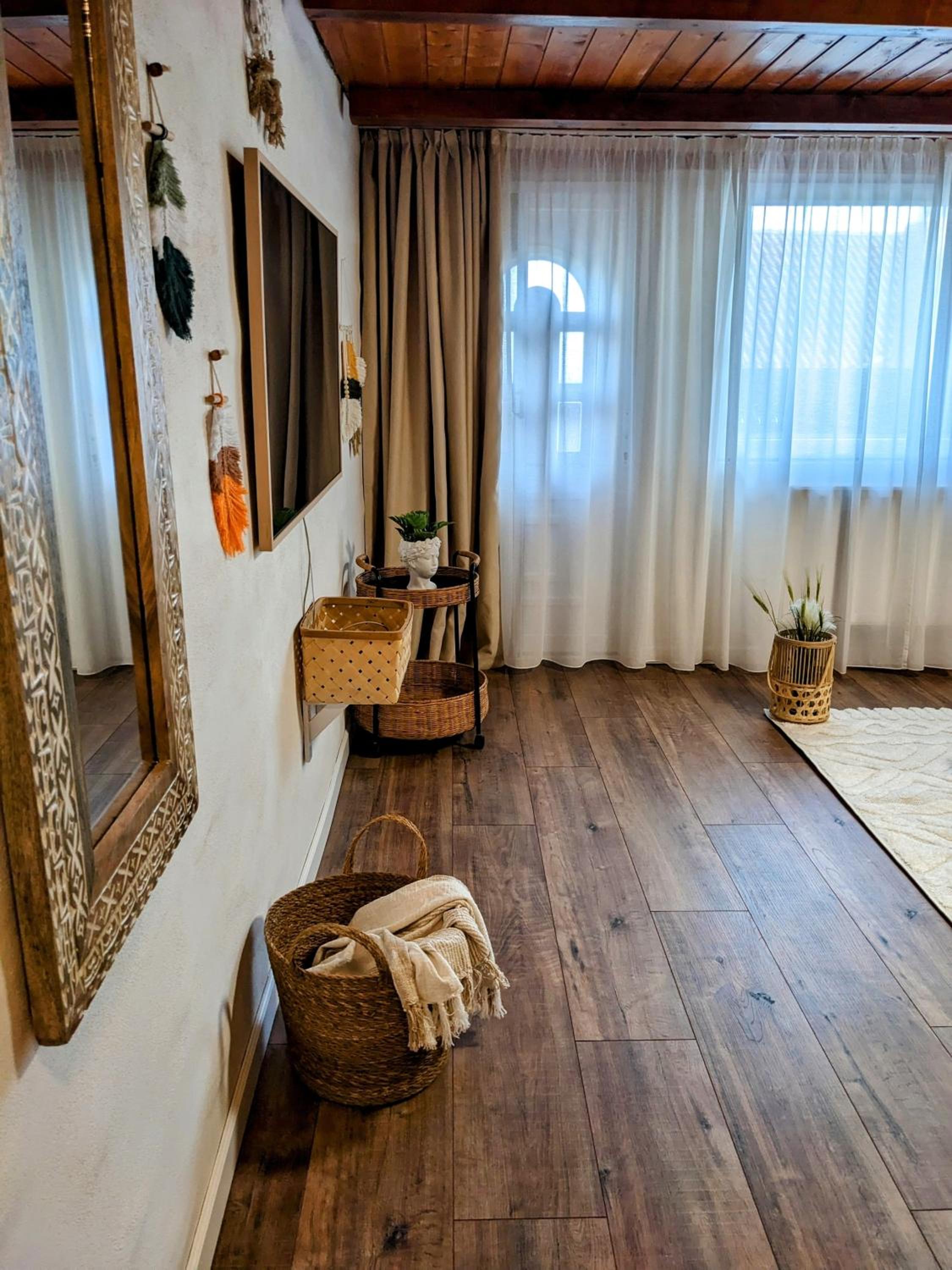 Apartment with Balcony photo 3