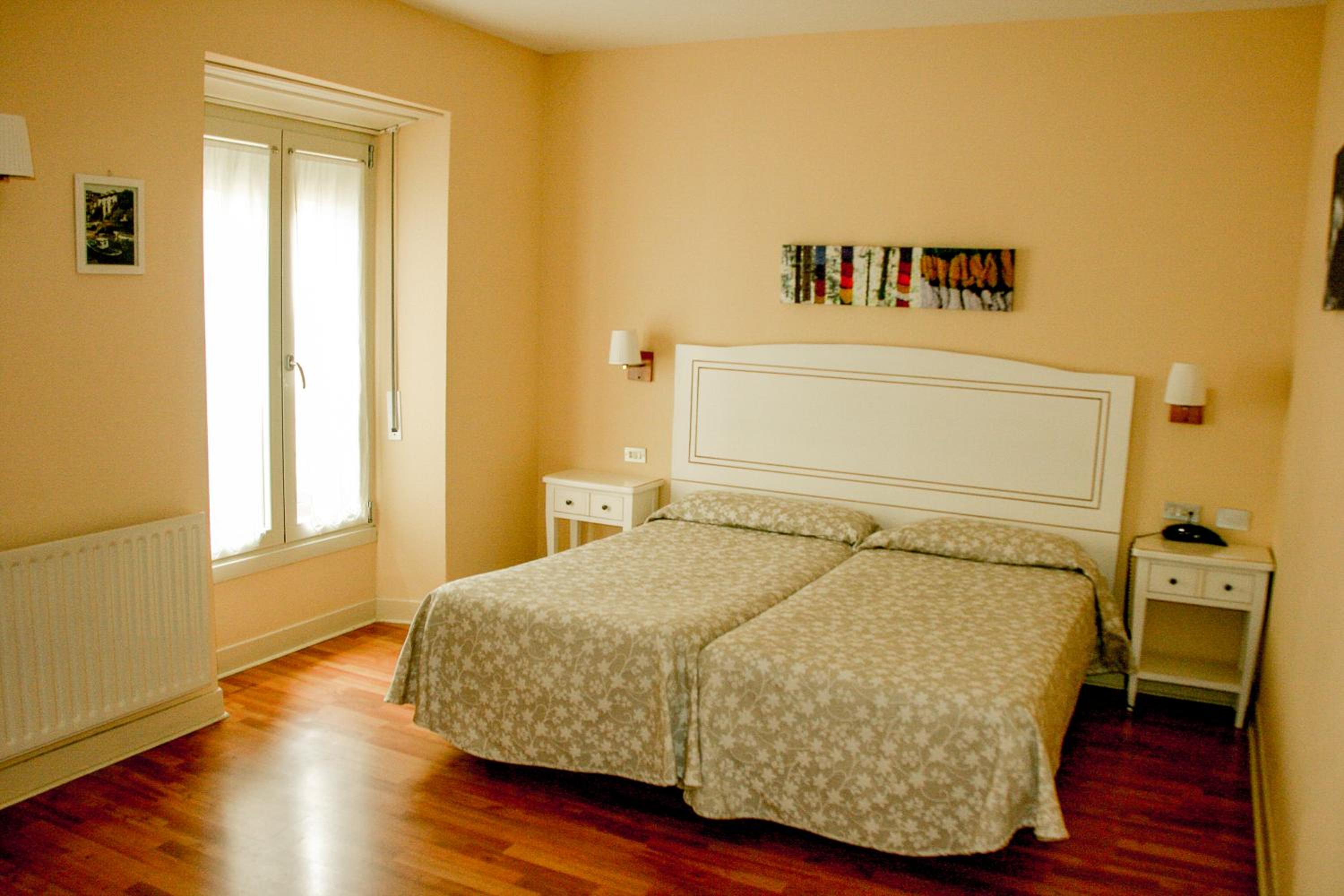 Double or Twin Room photo 3