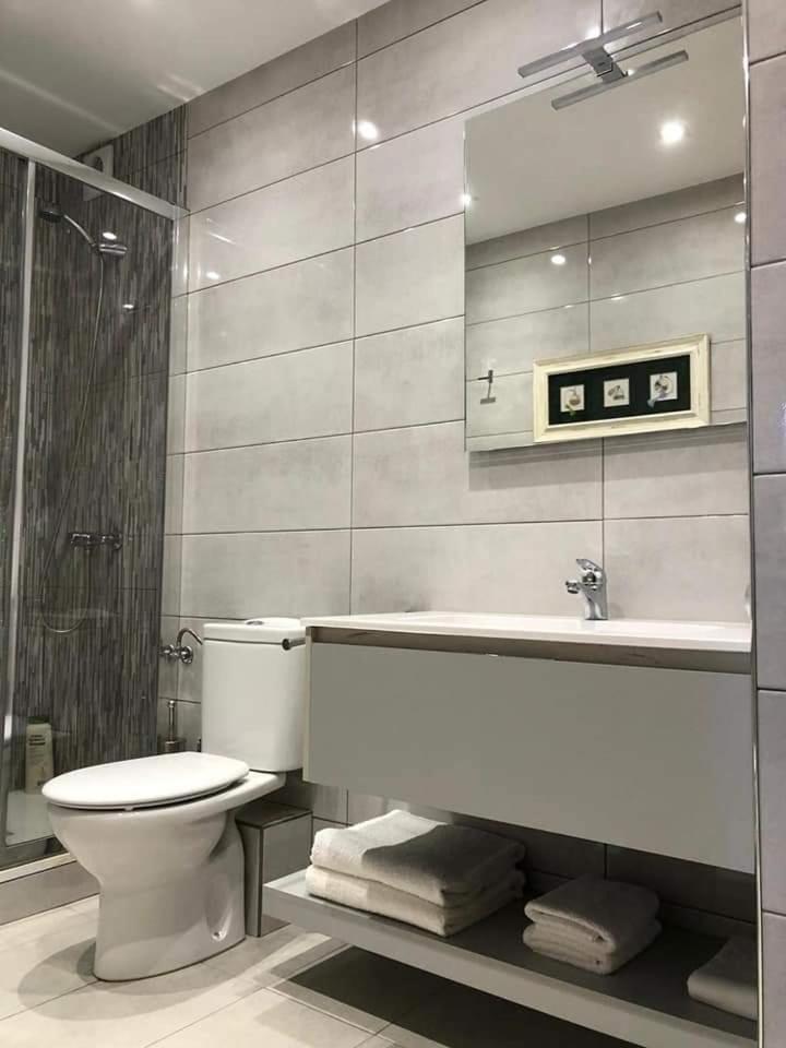 Apartment with Shower