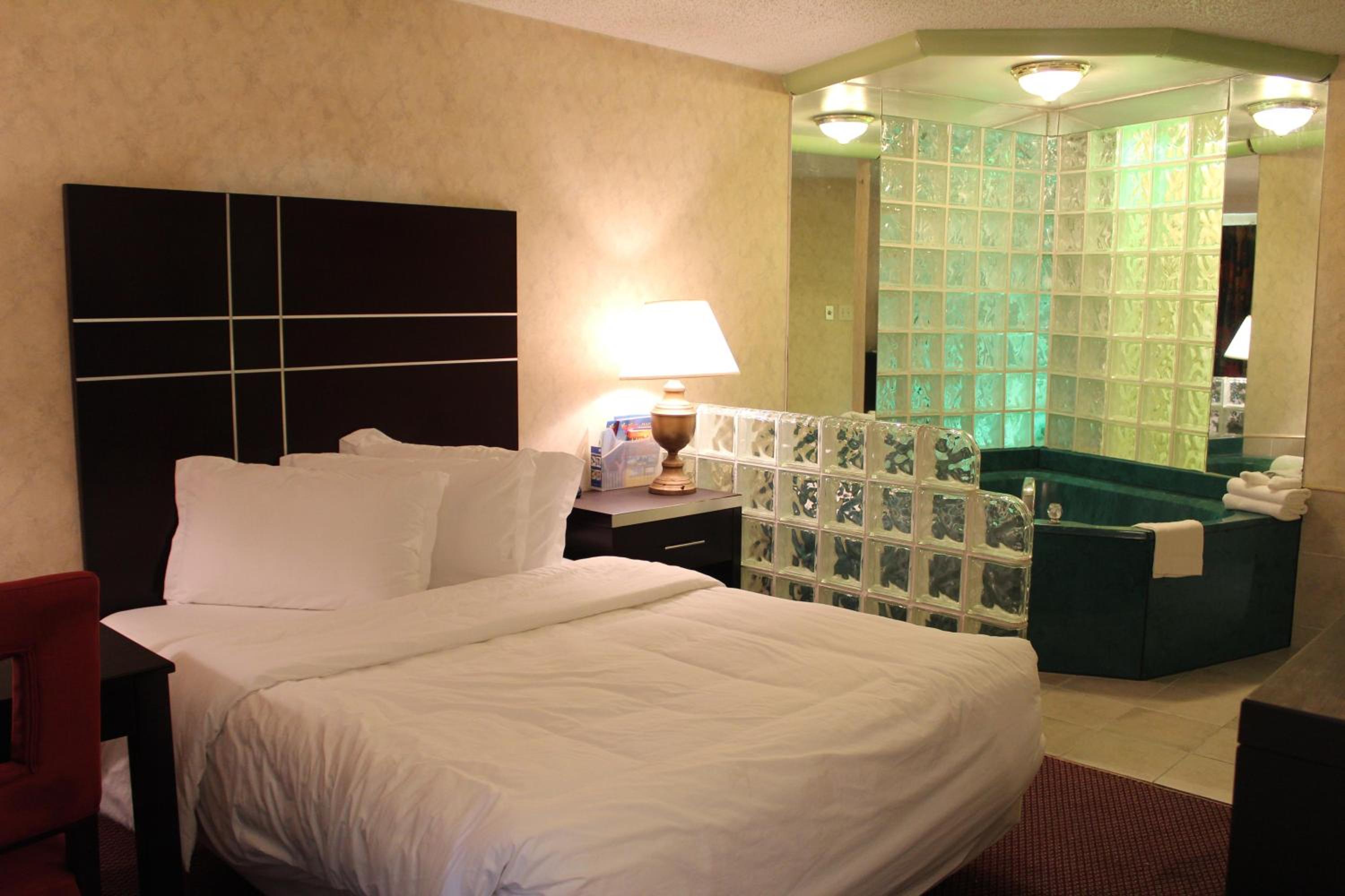 Double Room With Spa Bath photo 1
