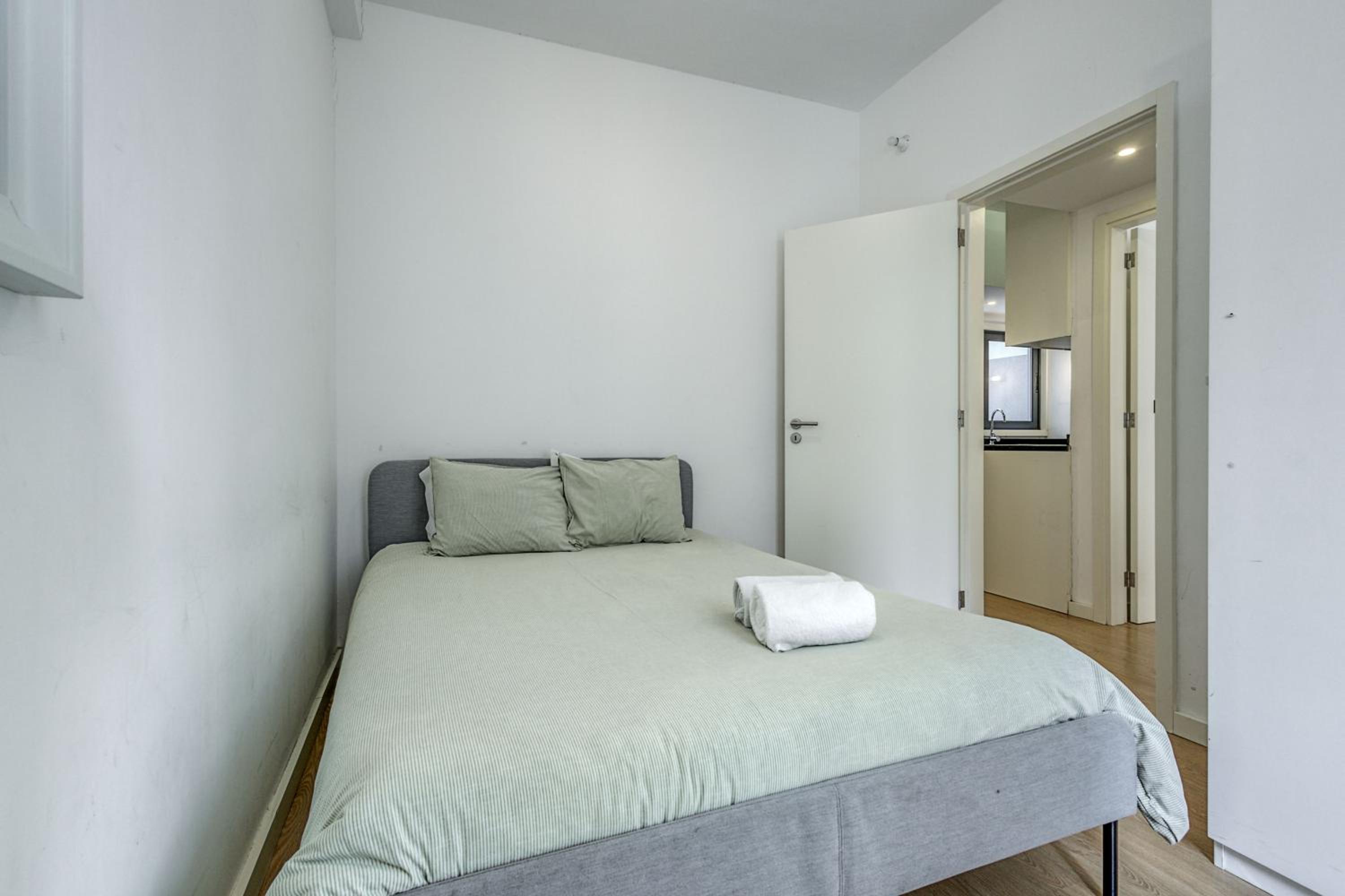 Two-Bedroom Apartment - Photo 5