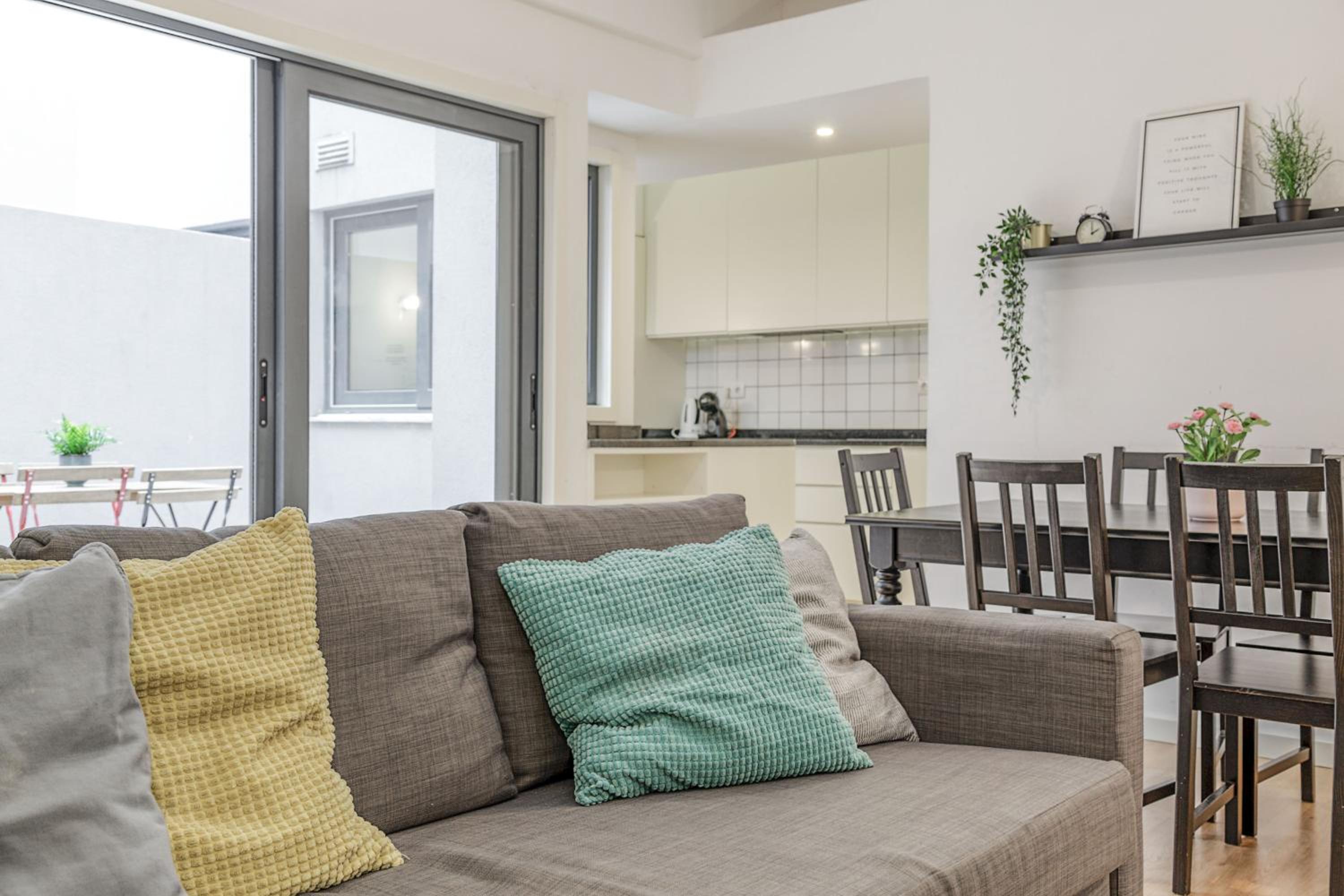 Two-Bedroom Apartment - Photo 9