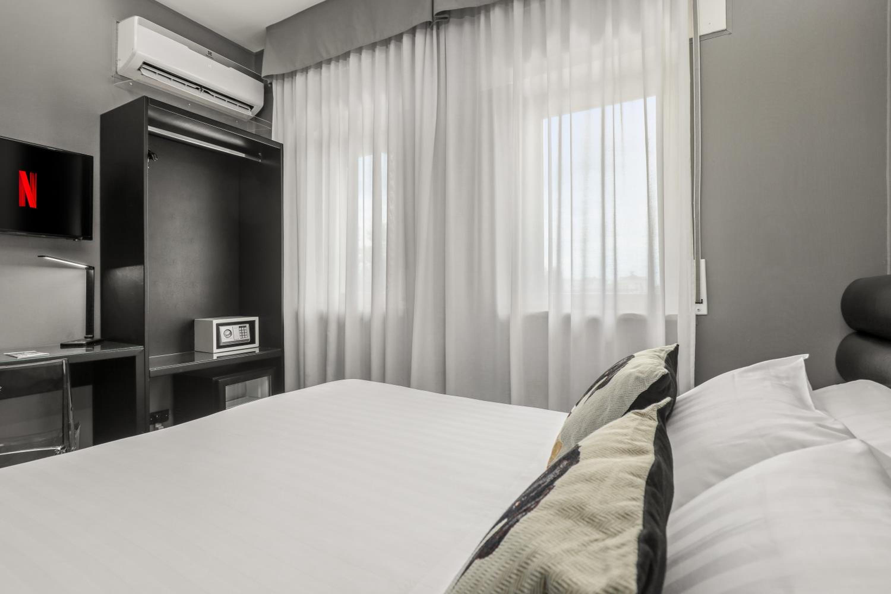 Small Double Room photo 1
