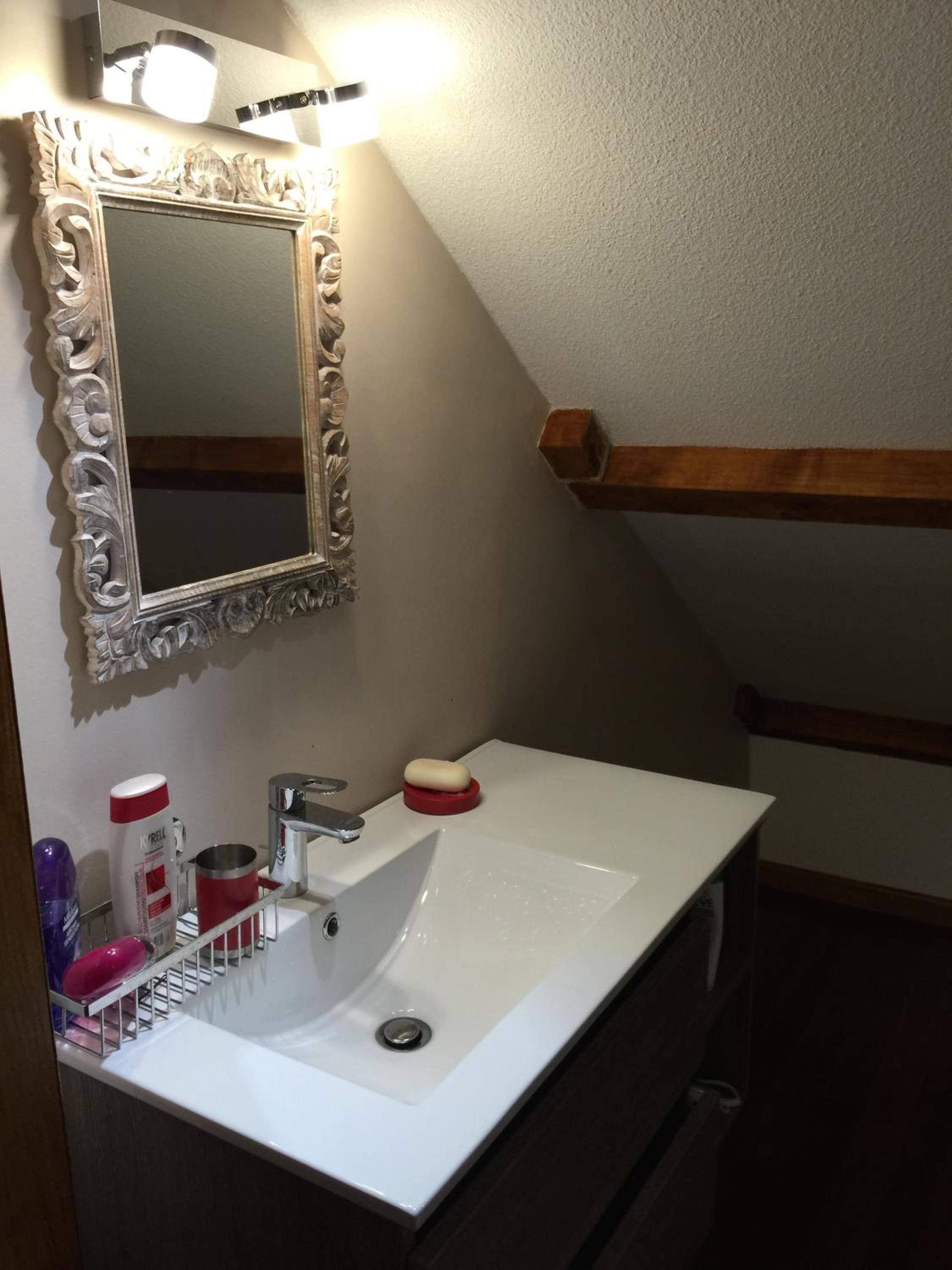 Double Room with Shared Bathroom photo 3