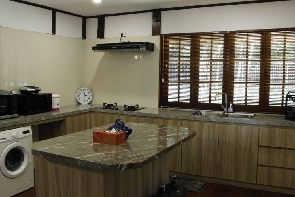 Three-Bedroom Villa - Photo 8