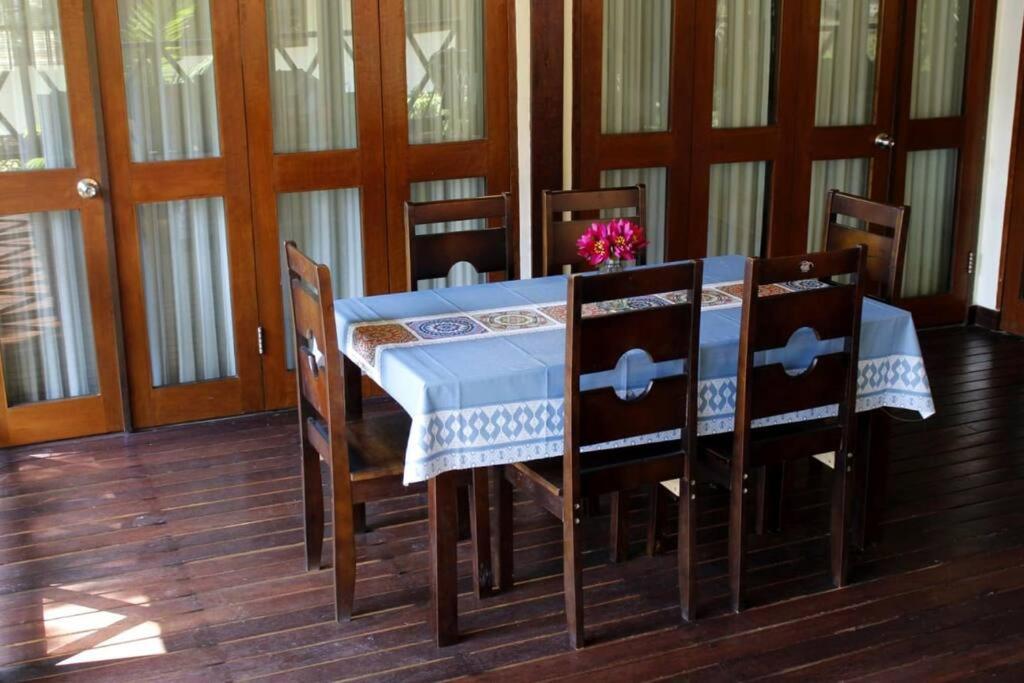 Three-Bedroom Villa - Photo 7