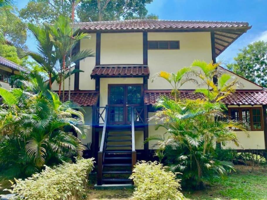 Three-Bedroom Villa - Photo 4