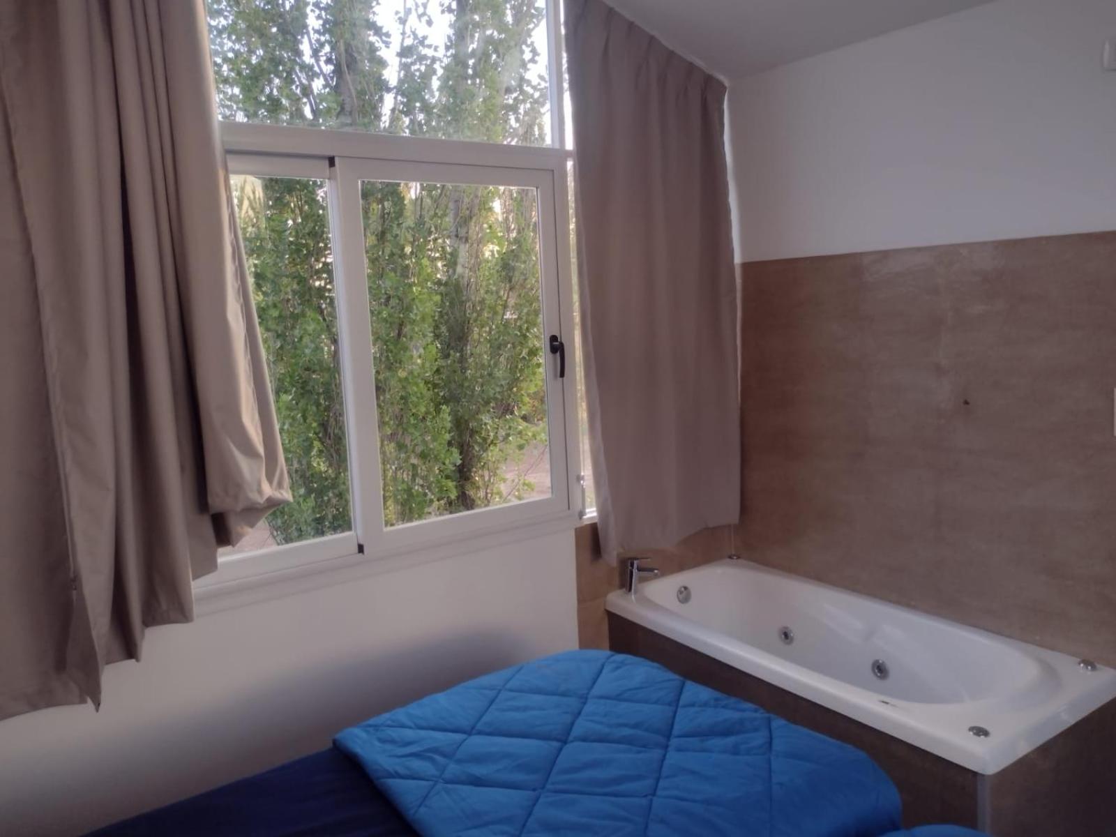 Family Room with Lake View photo 1