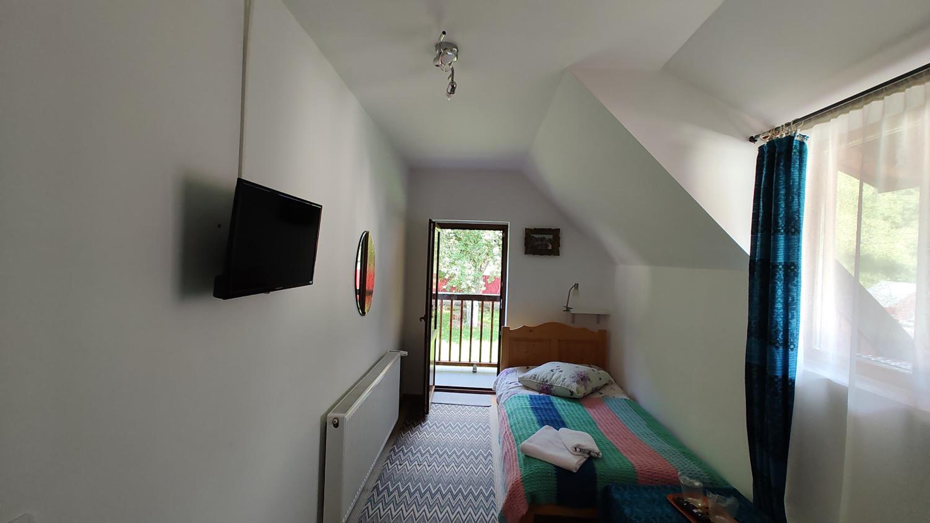Twin Room - Photo 1