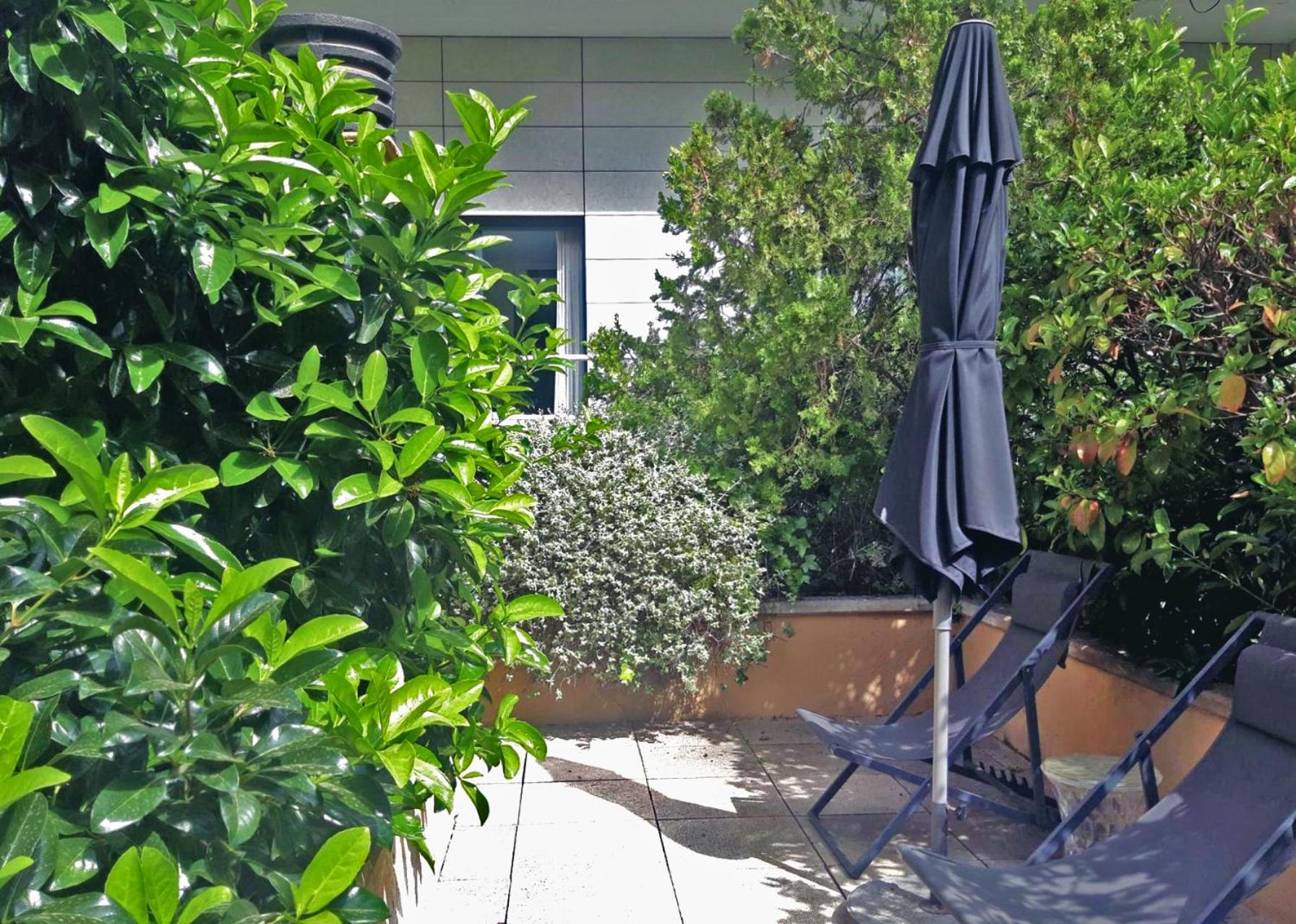 Deluxe Double or Twin Room with private terrace thumbnail 6