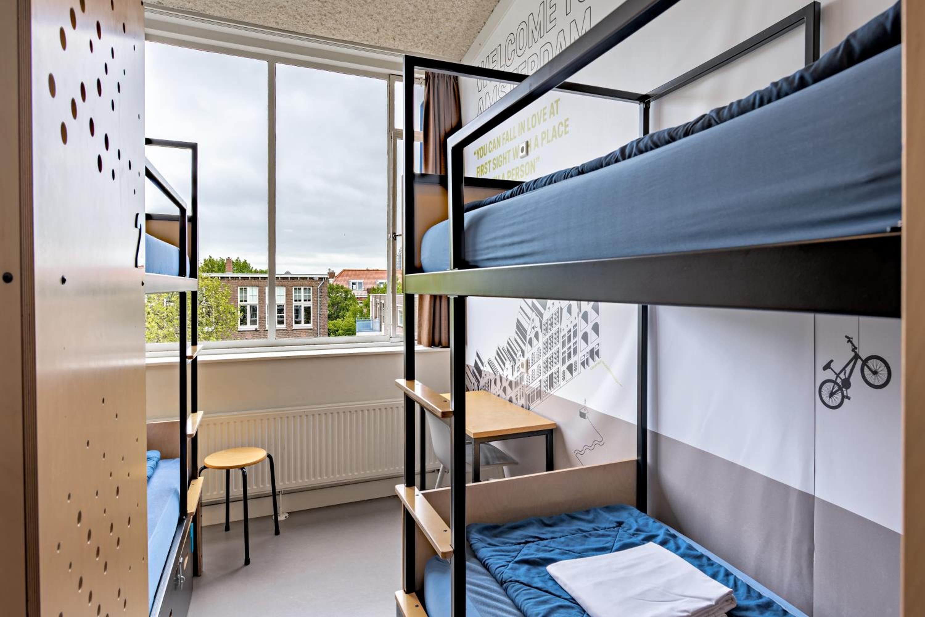 Bed in 4-Bed Mixed Dormitory Room photo 2