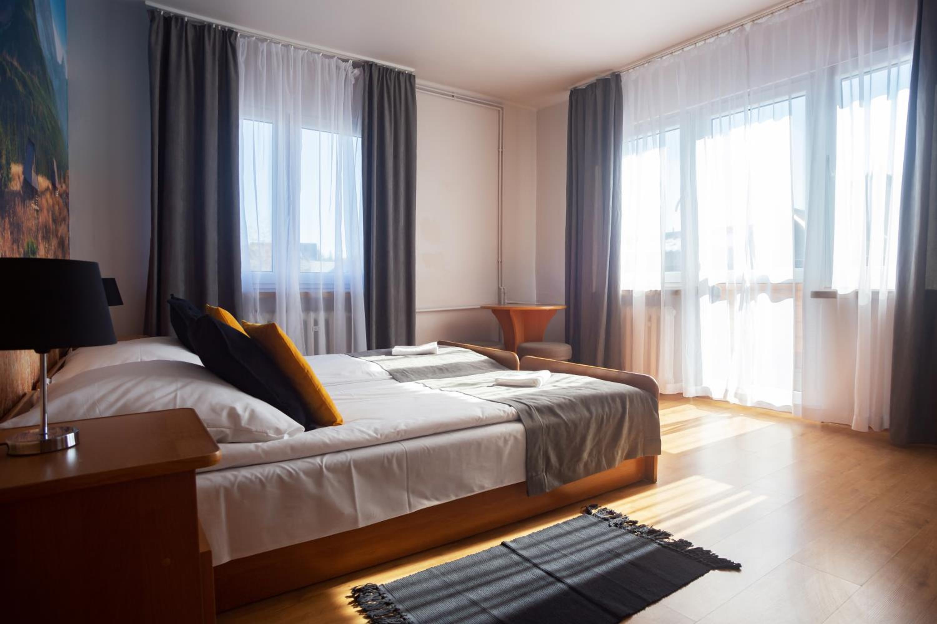 Double or Twin Room with Balcony photo 2