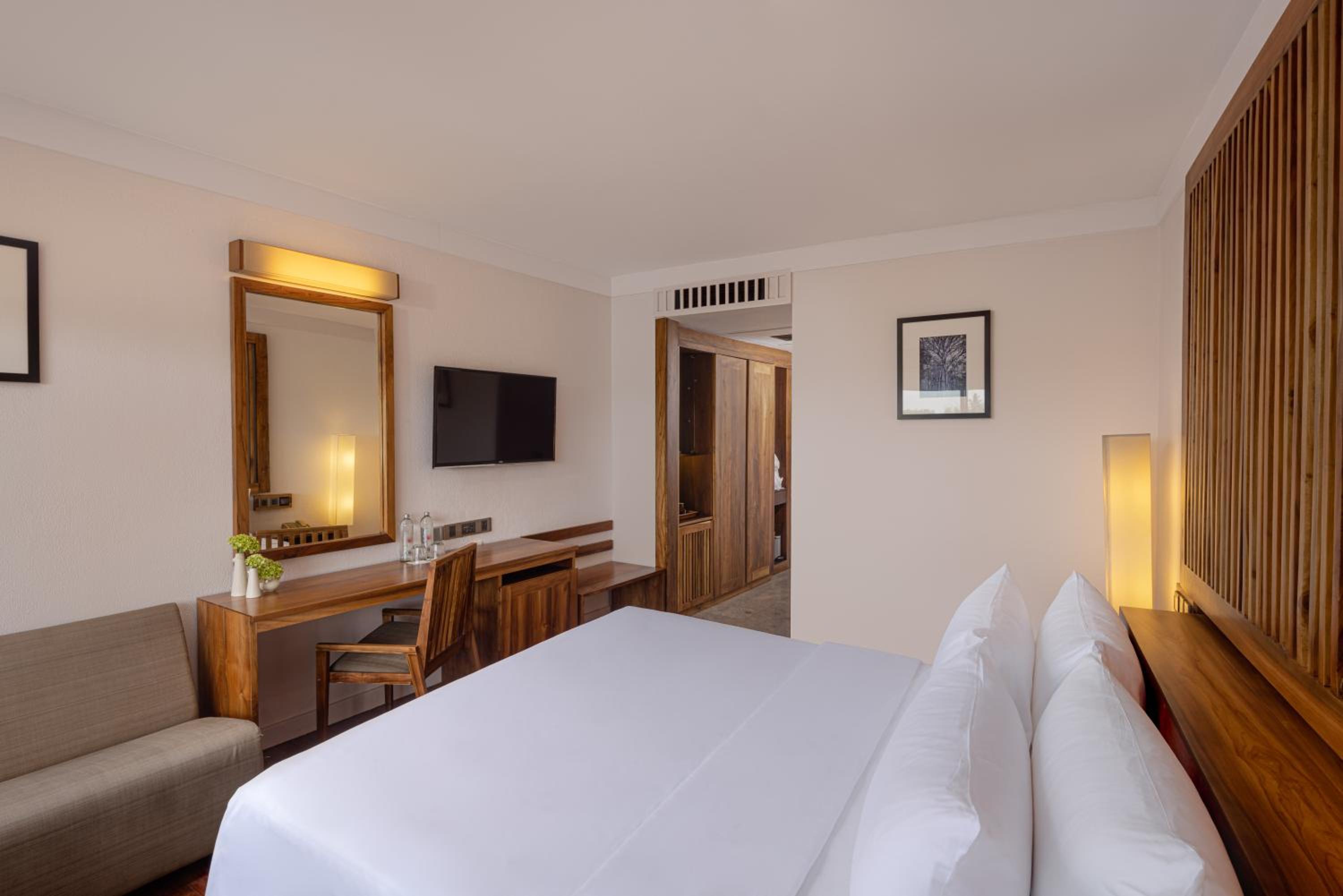 Superior With Free Room Upgrade On Availability + Early Check In / Late Check Out On Availability And 10% Discount On Water Sports - Photo 3