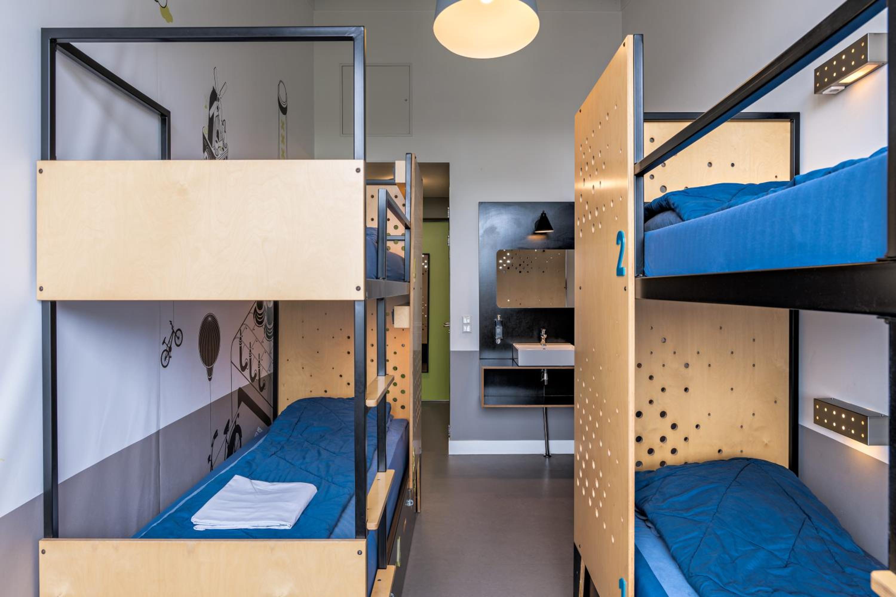 Bed in 4-Bed Mixed Dormitory Room photo 3