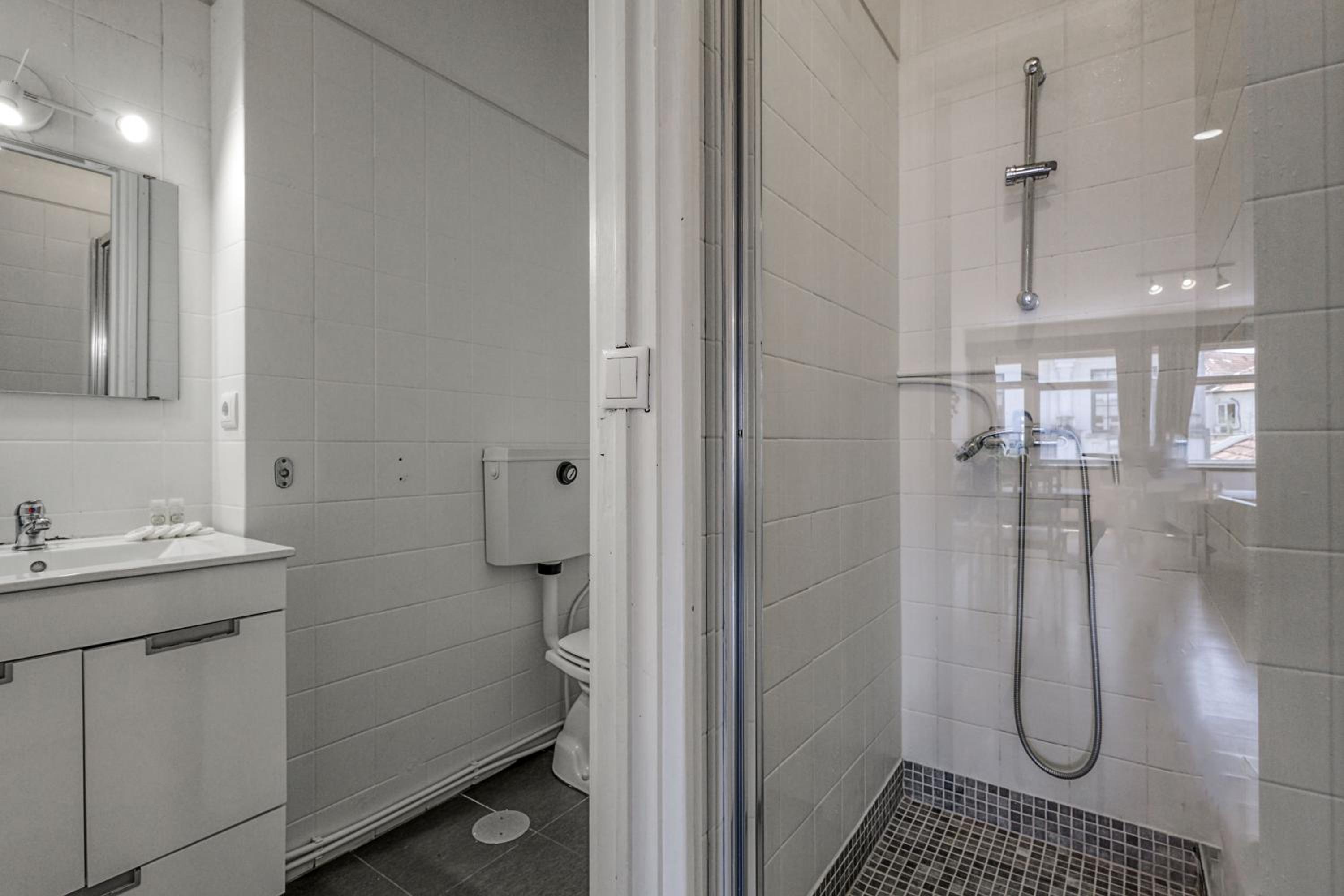 Studio Apartment - Photo 4