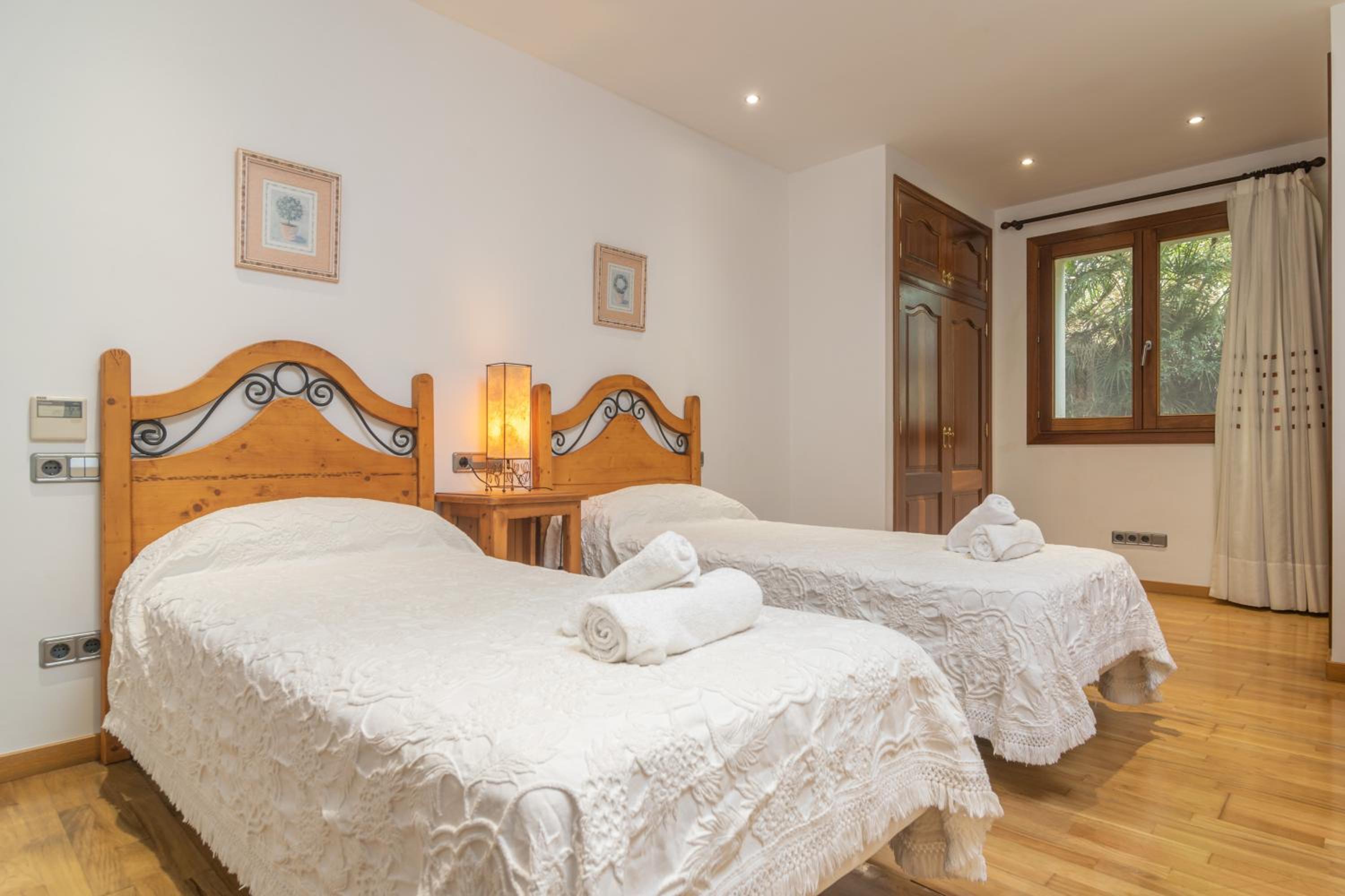 Five-Bedroom Villa photo 3