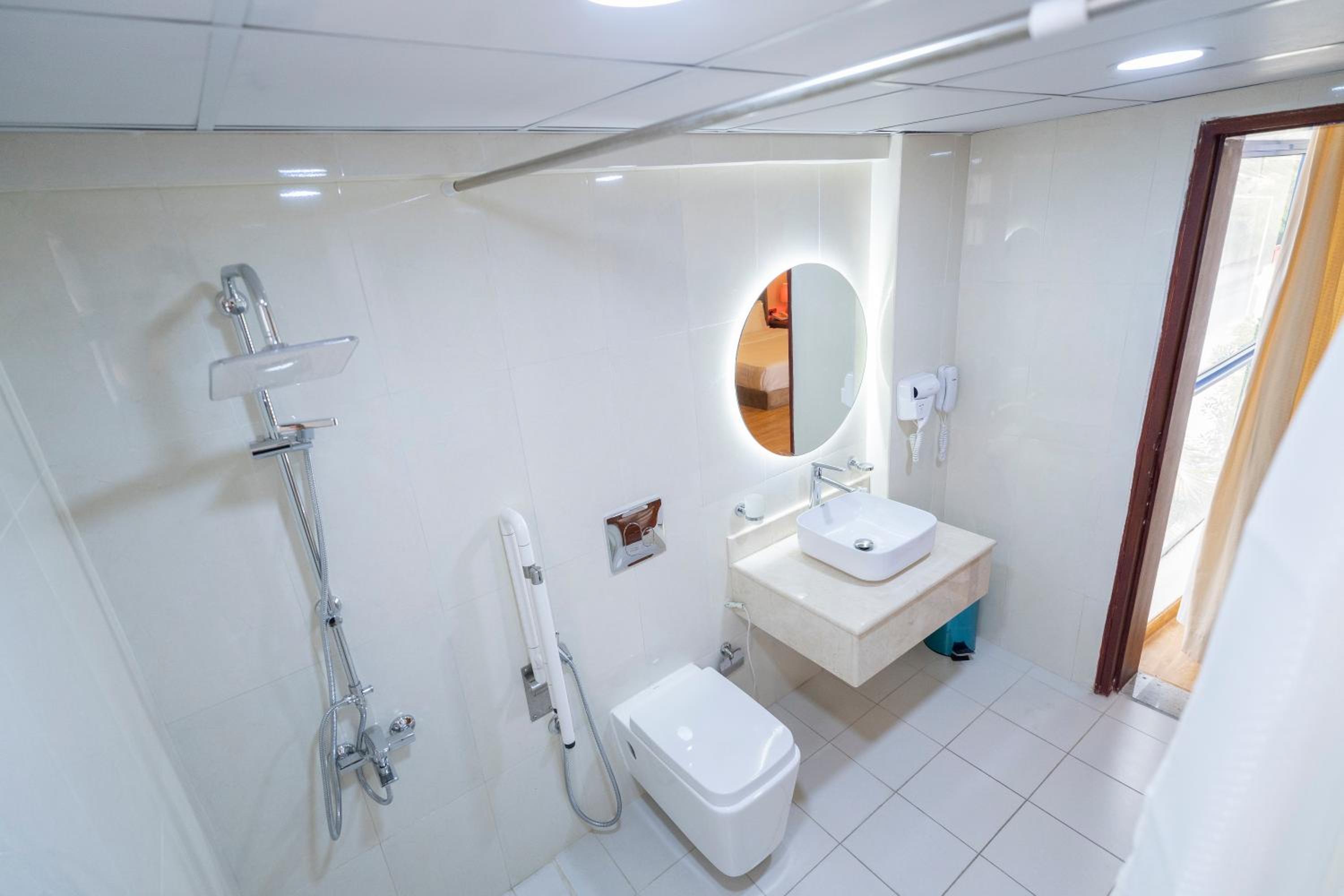 Two-Bedroom Apartment - Photo 11