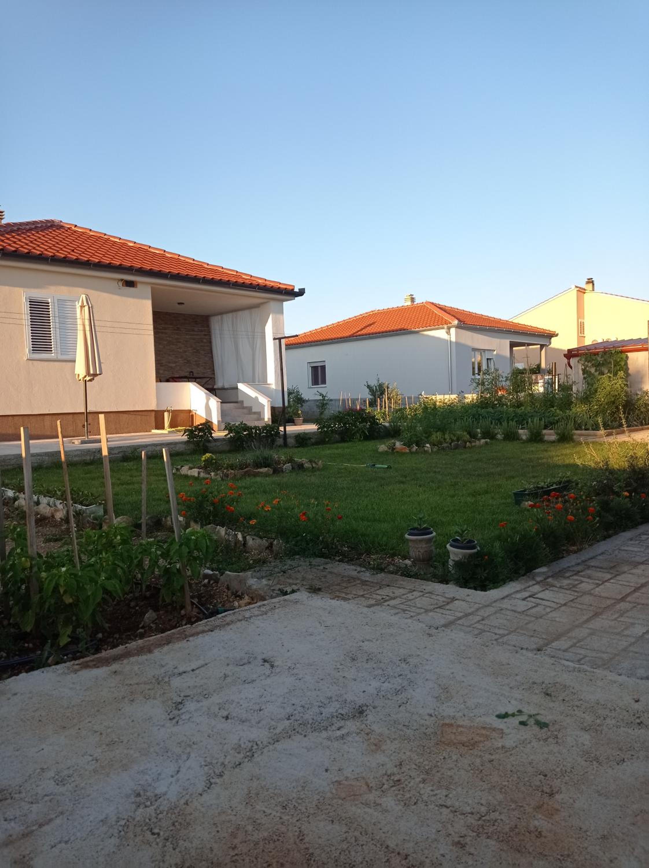 Three-Bedroom House - Photo 6