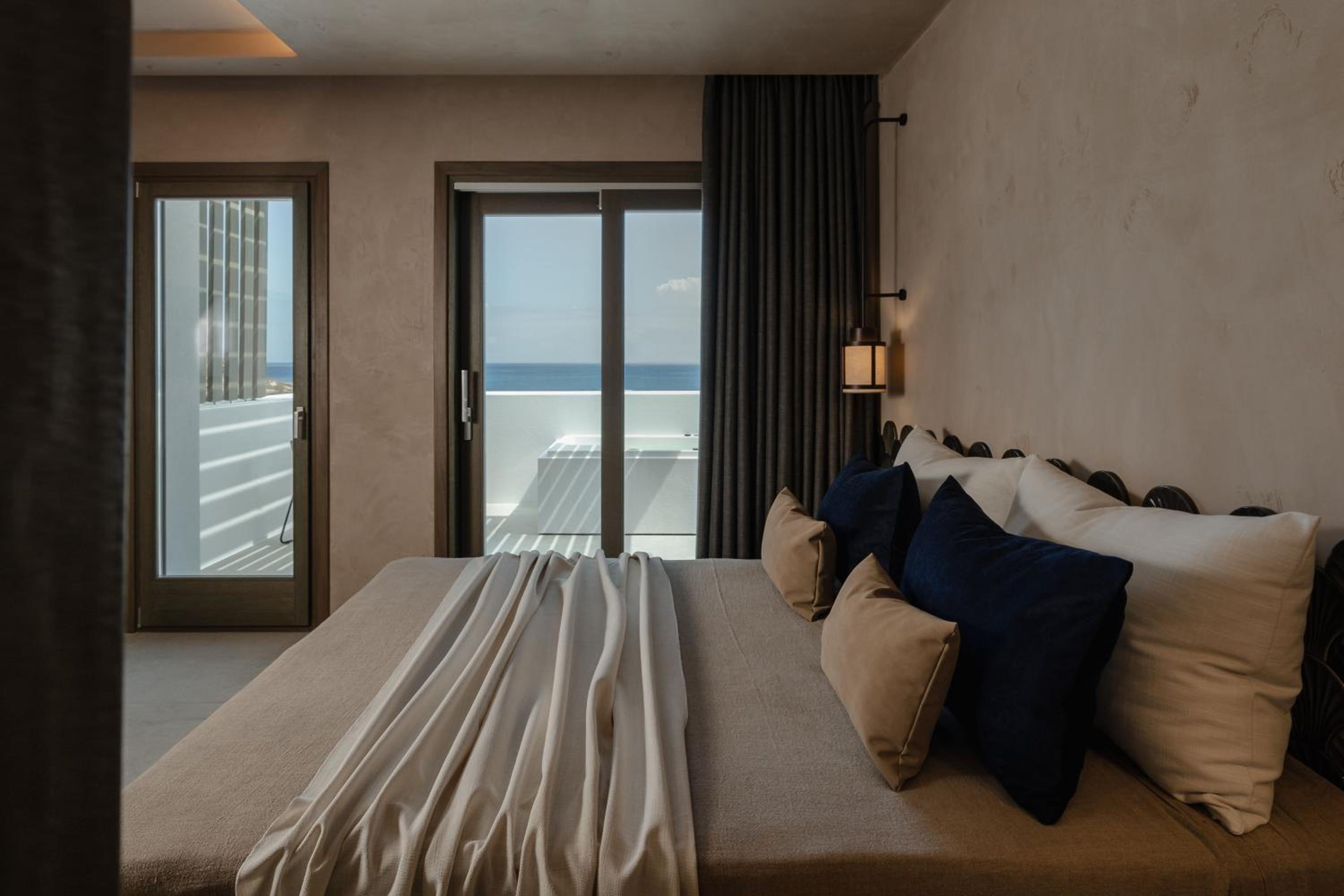 Temple Sea View Suite with Outdoor Jacuzzi photo 2