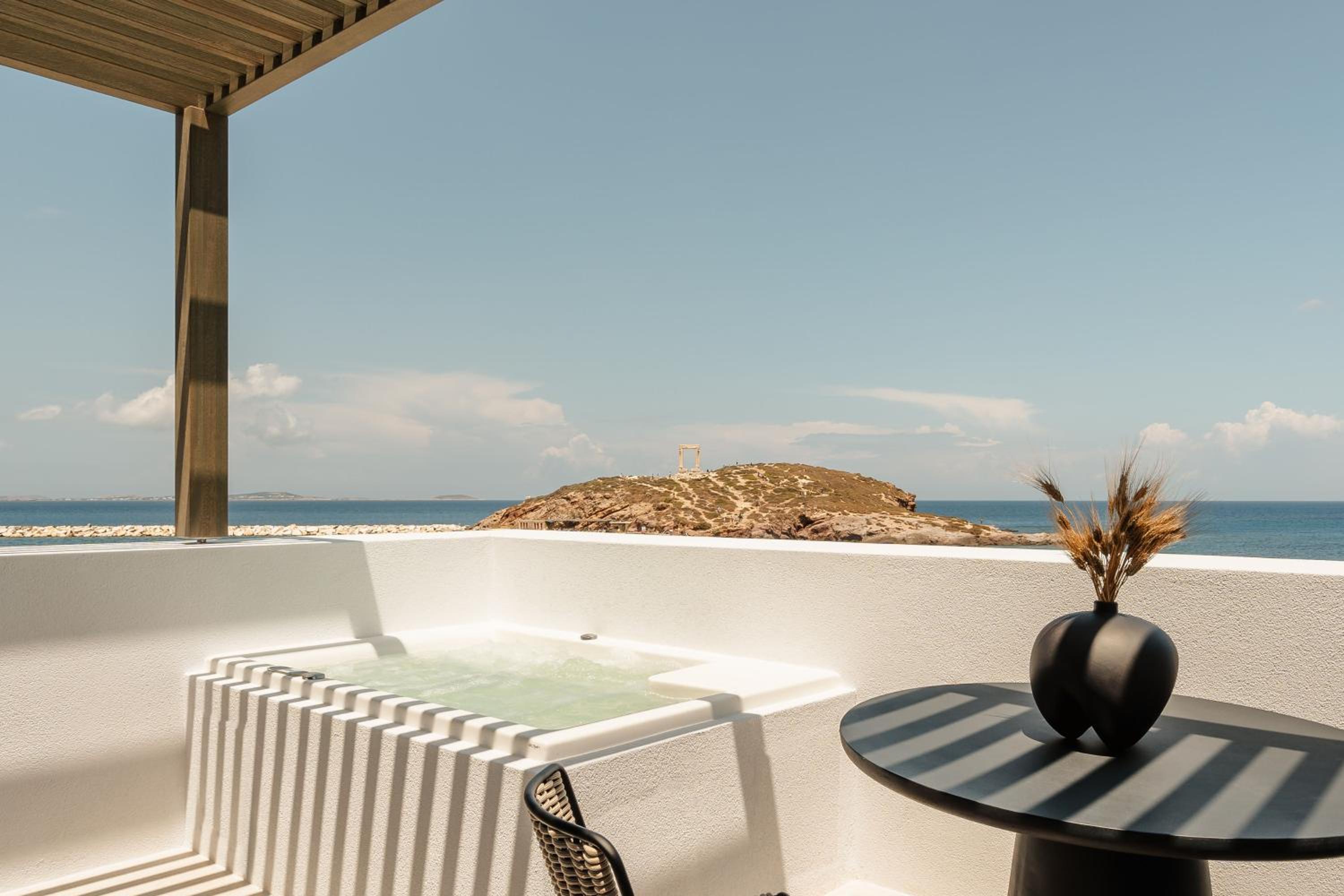 Temple Sea View Suite with Outdoor Jacuzzi photo 3