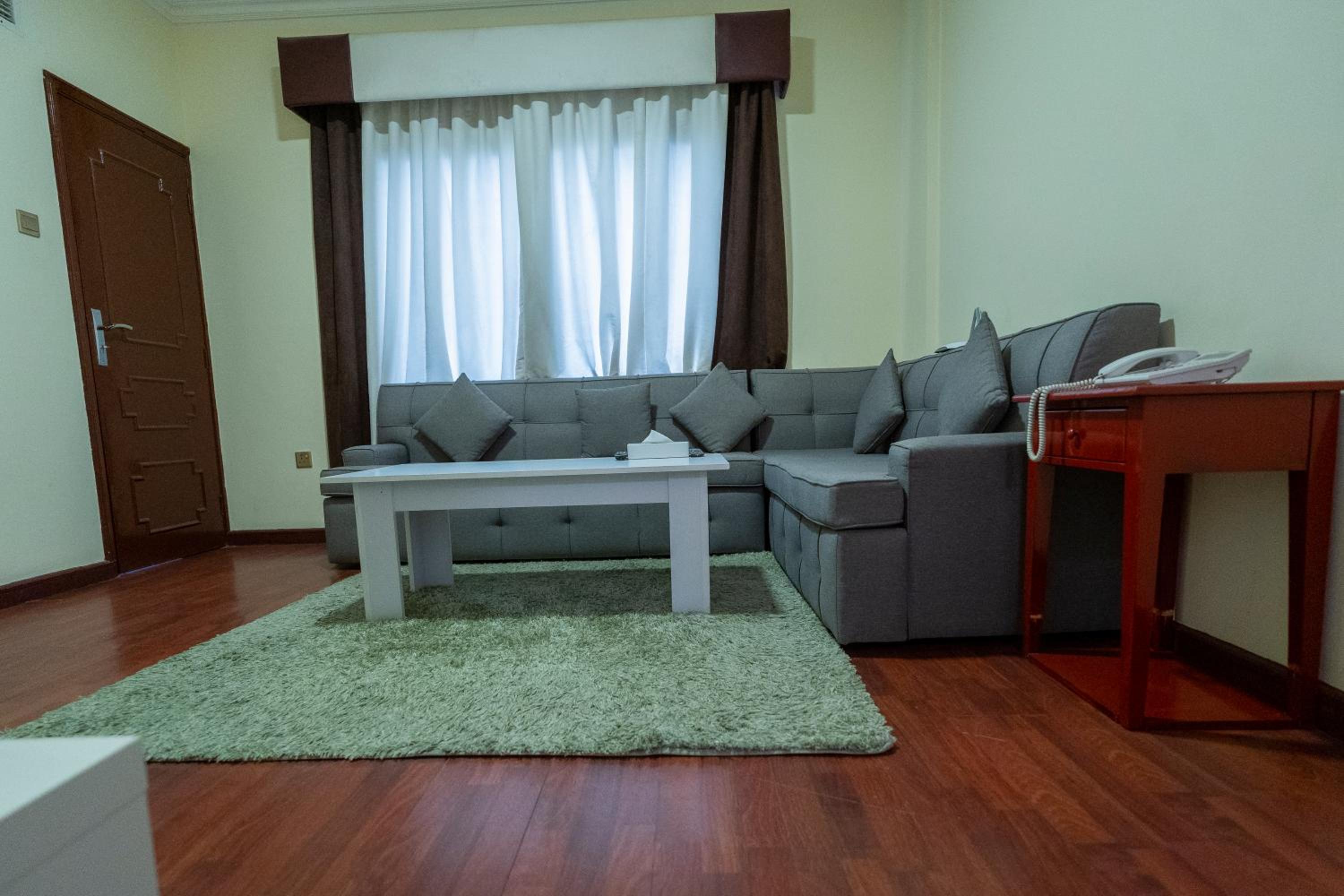 One-Bedroom Apartment - Photo 21