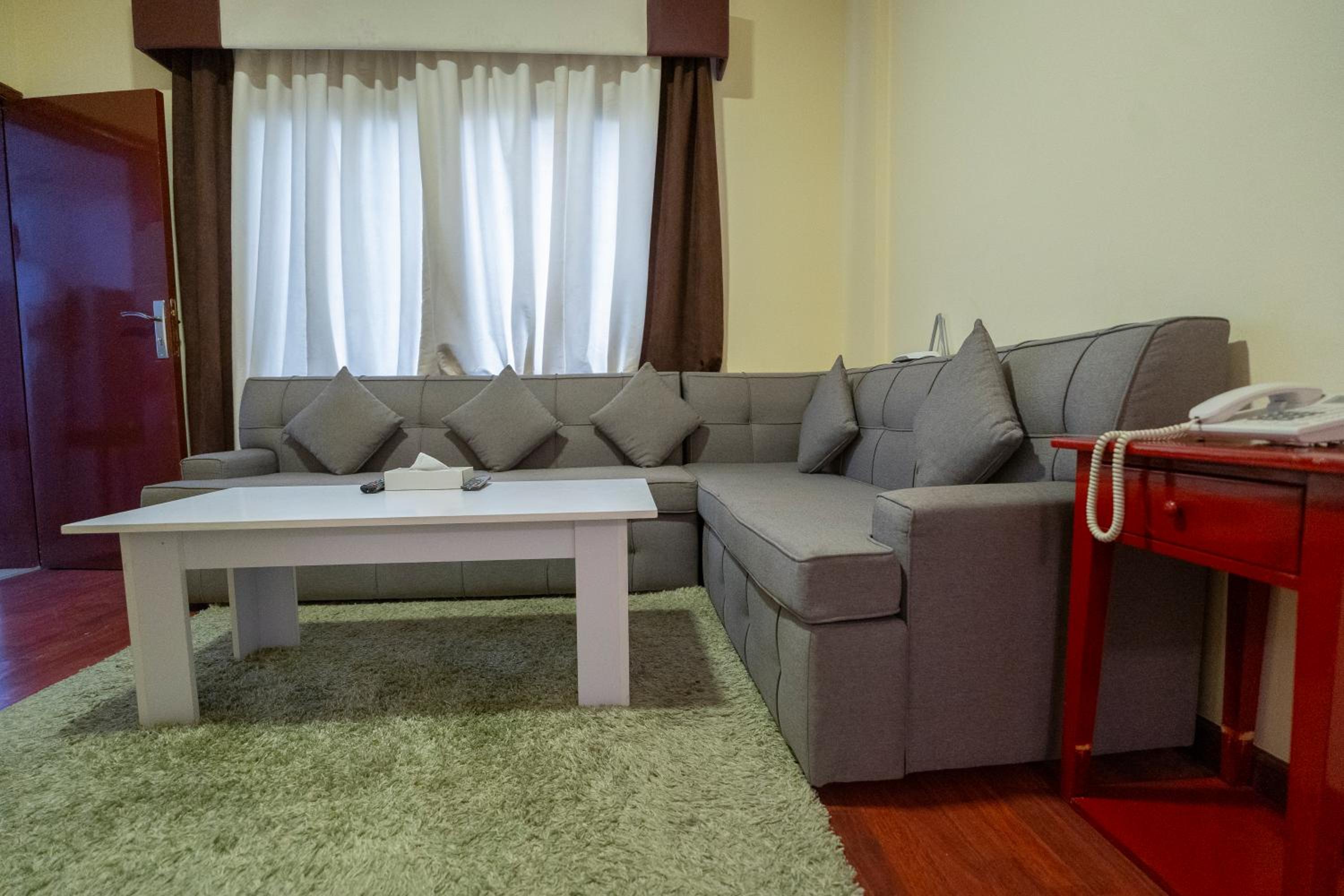One-Bedroom Apartment - Photo 9
