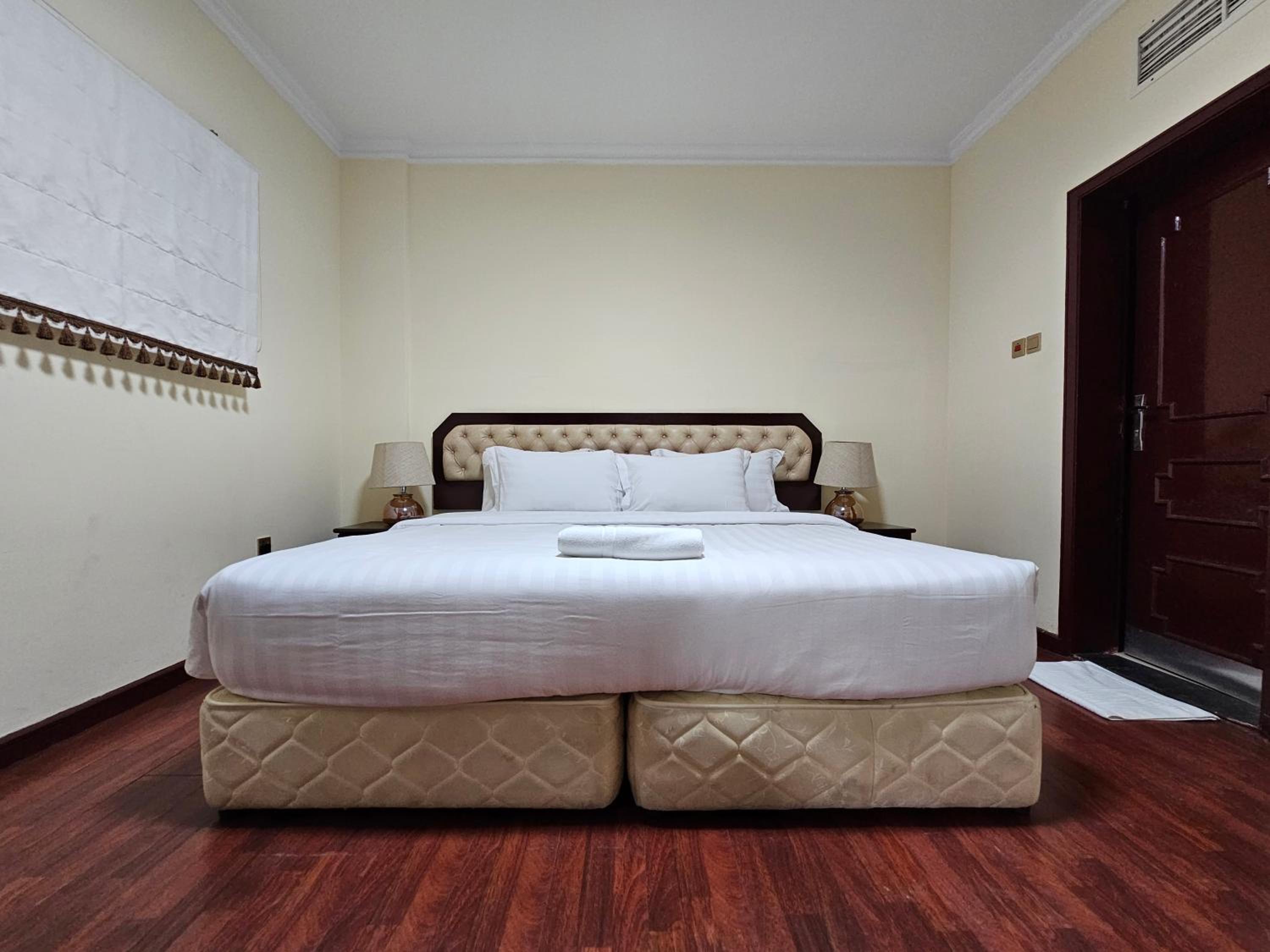 One-Bedroom Apartment - Photo 20