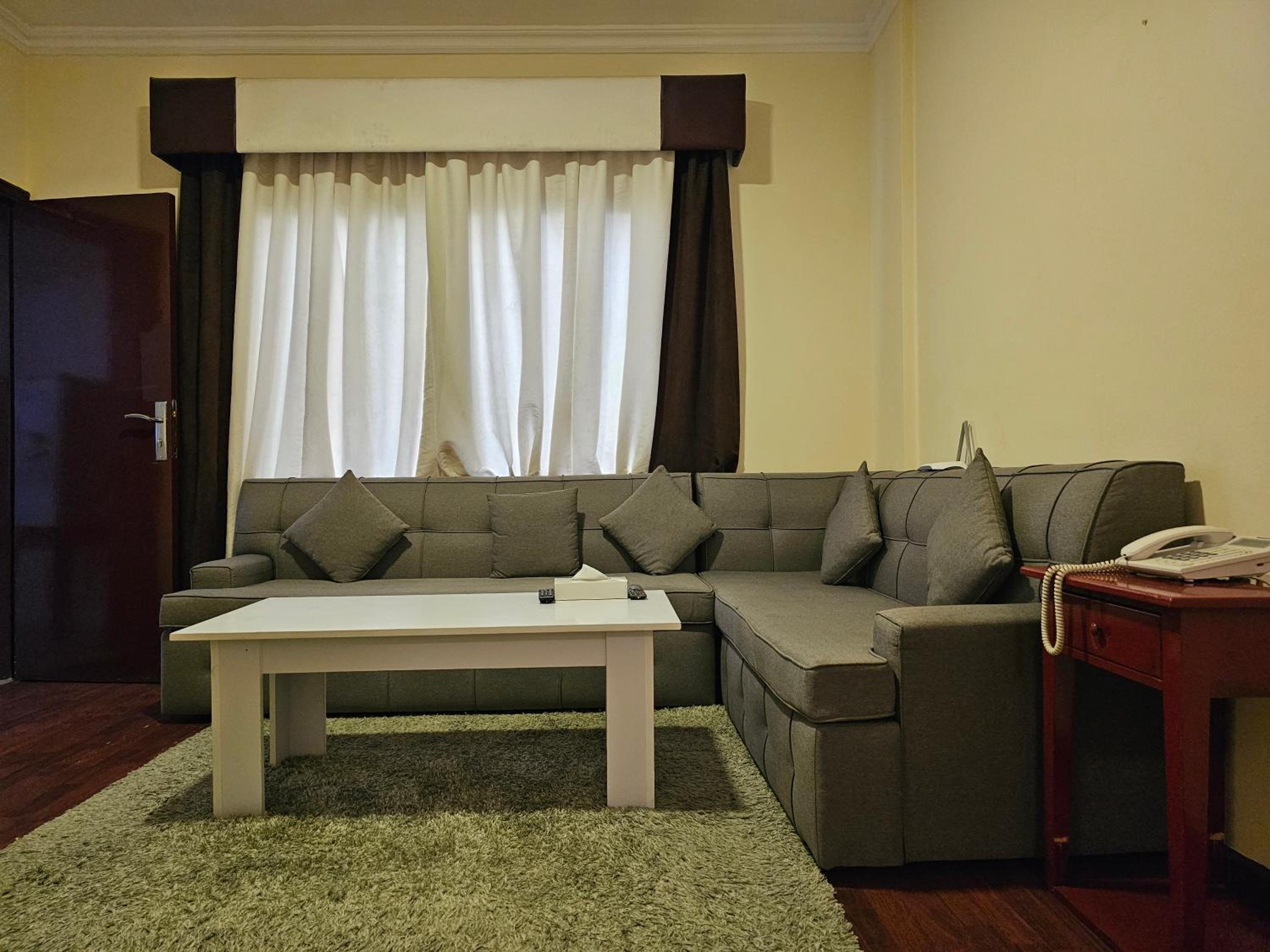 One-Bedroom Apartment - Photo 18
