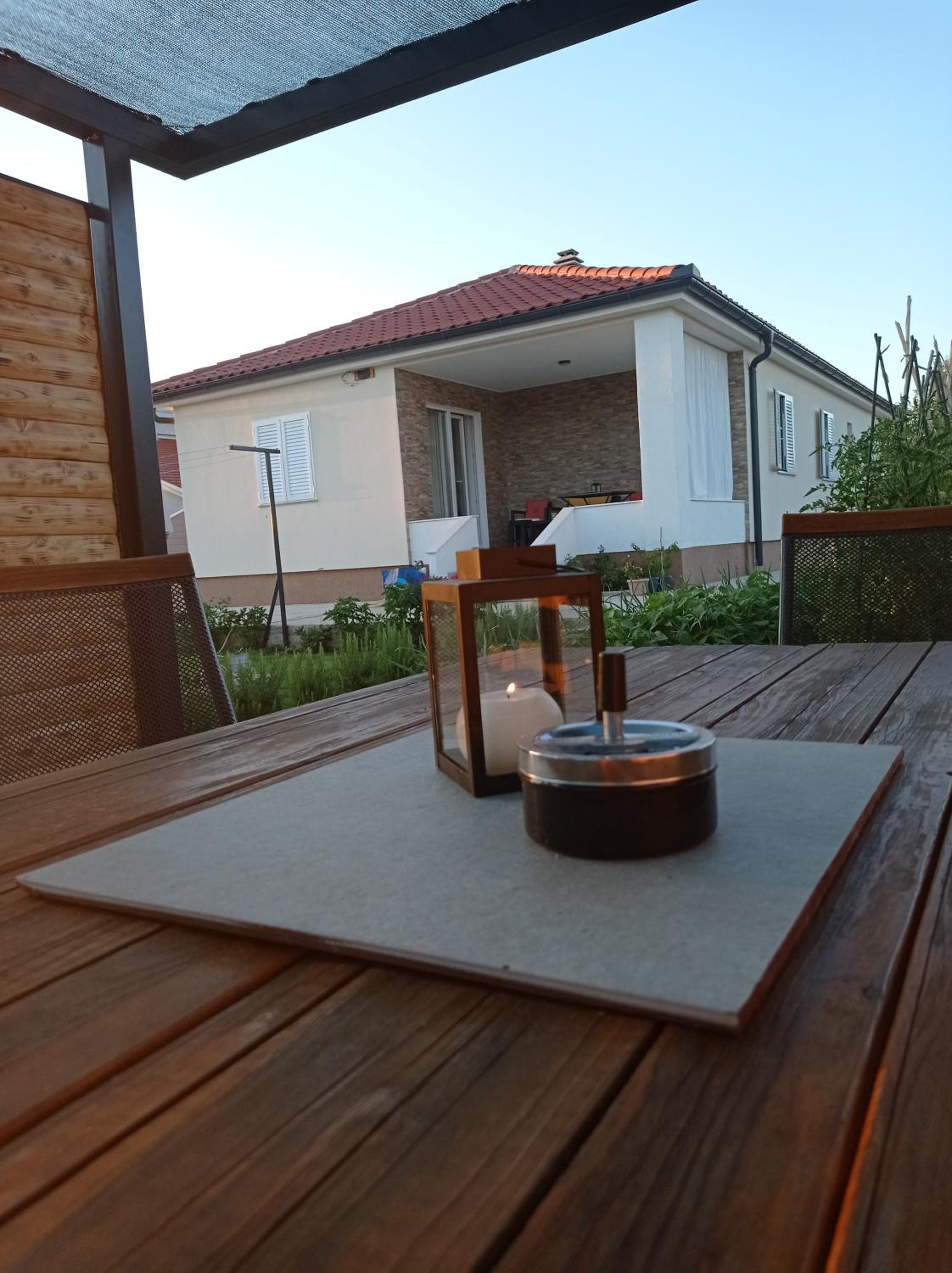 Three-Bedroom House - Photo 4
