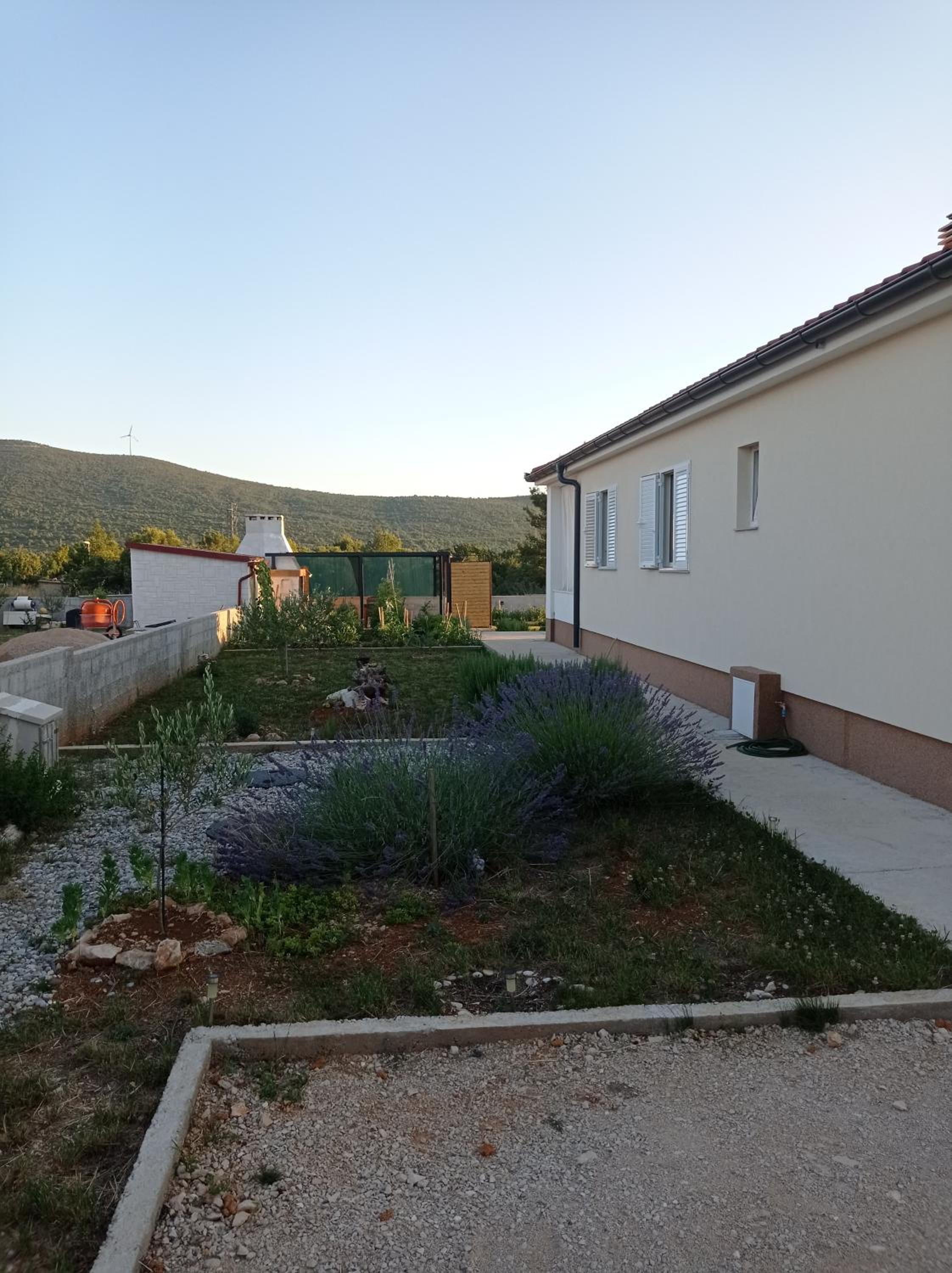 Three-Bedroom House - Photo 8