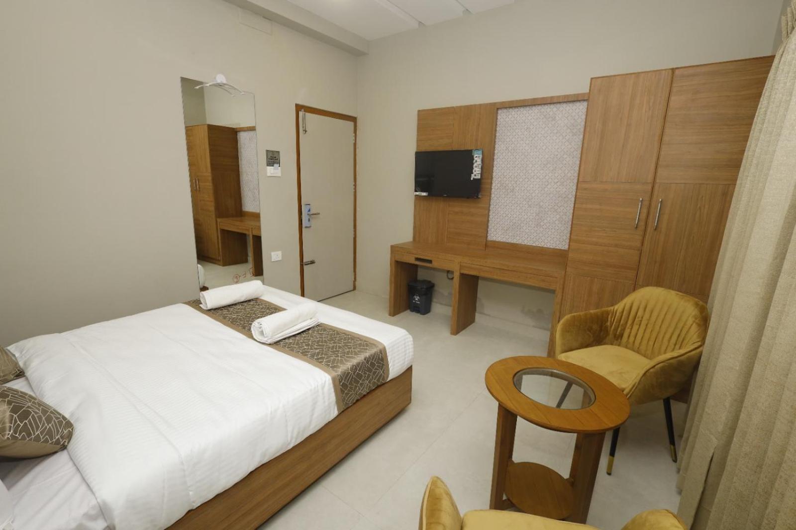 Deluxe Double Room photo 2