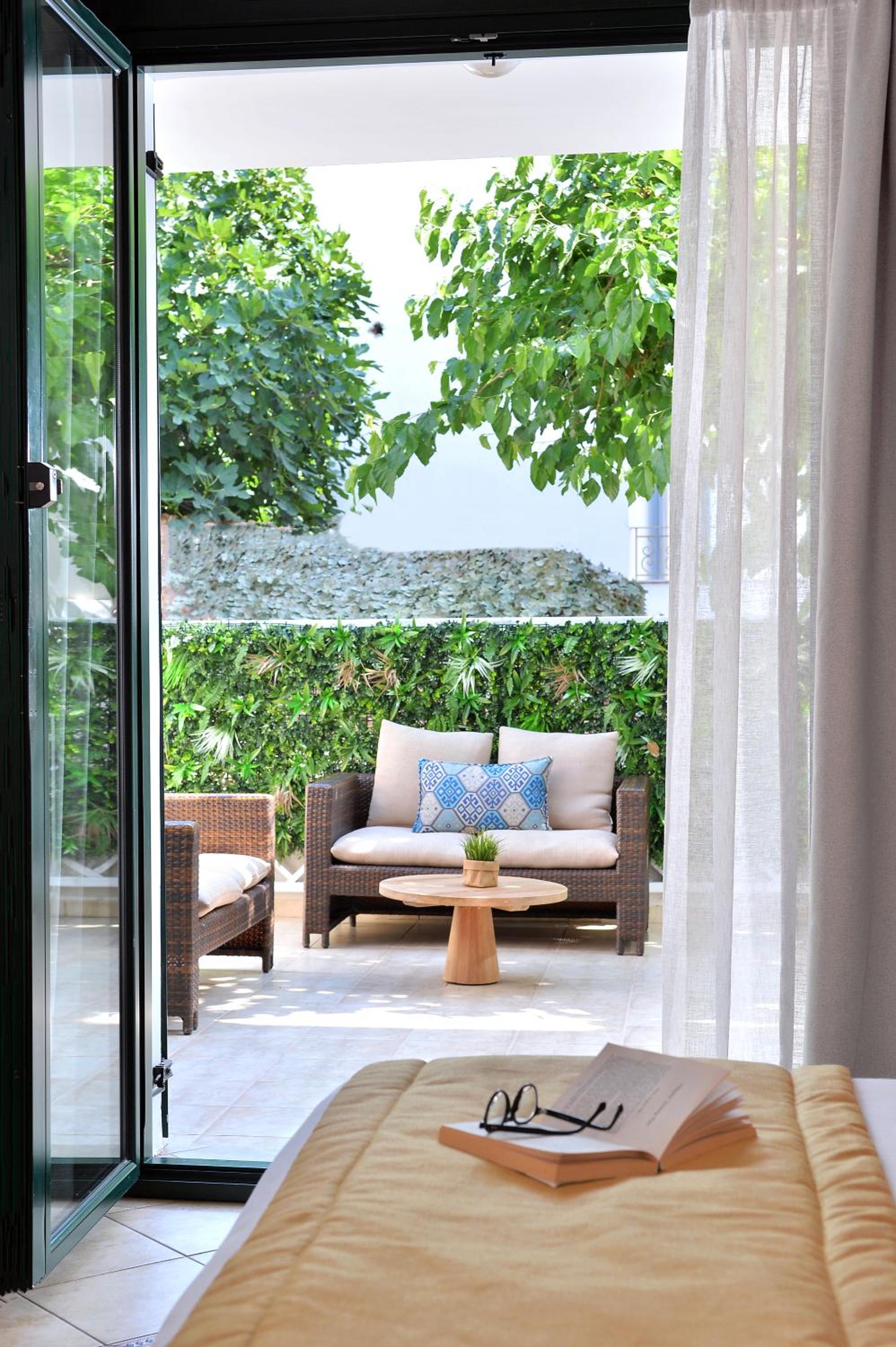 Junior Suite with Outdoor Hot Tub - Photo 4