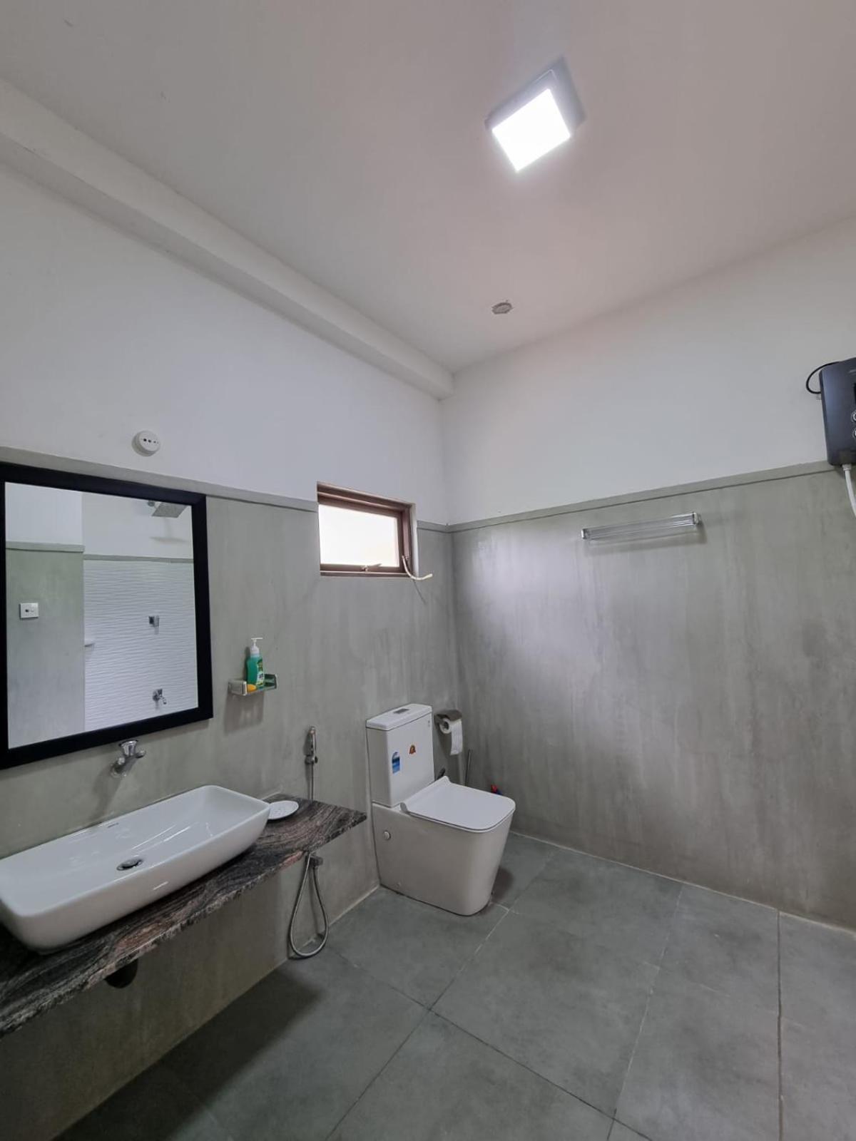 Deluxe King Room photo 2