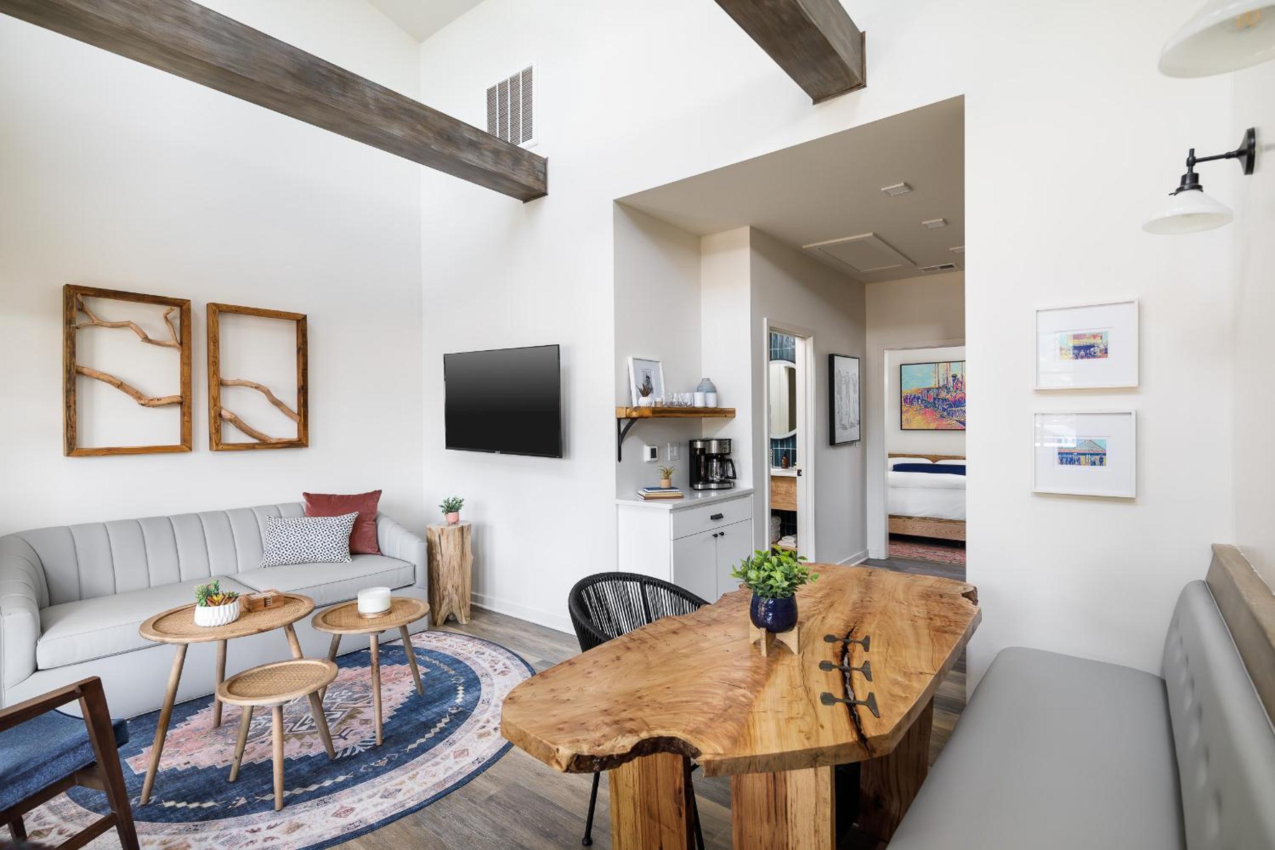 Superior King Suite - Photo 1