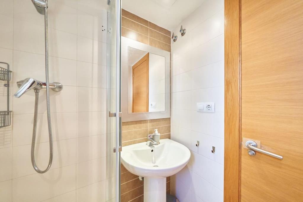 Three-Bedroom House photo 2