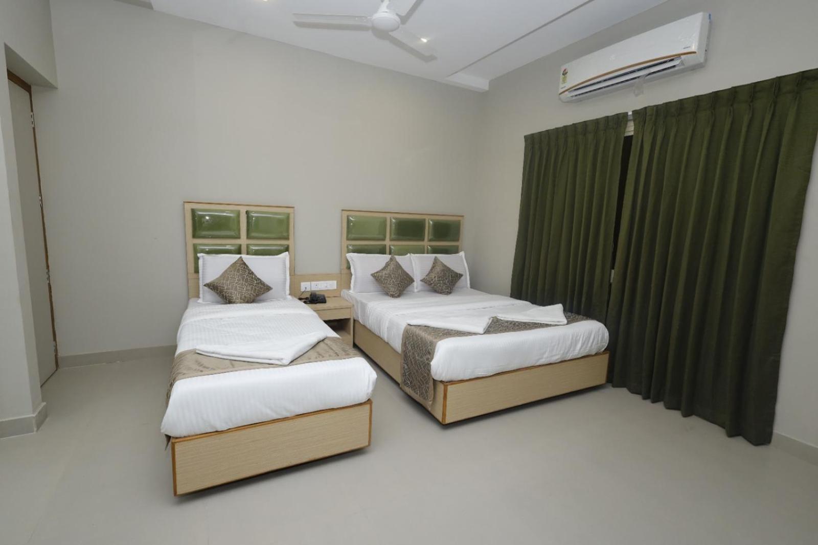 Deluxe Triple Room photo 2