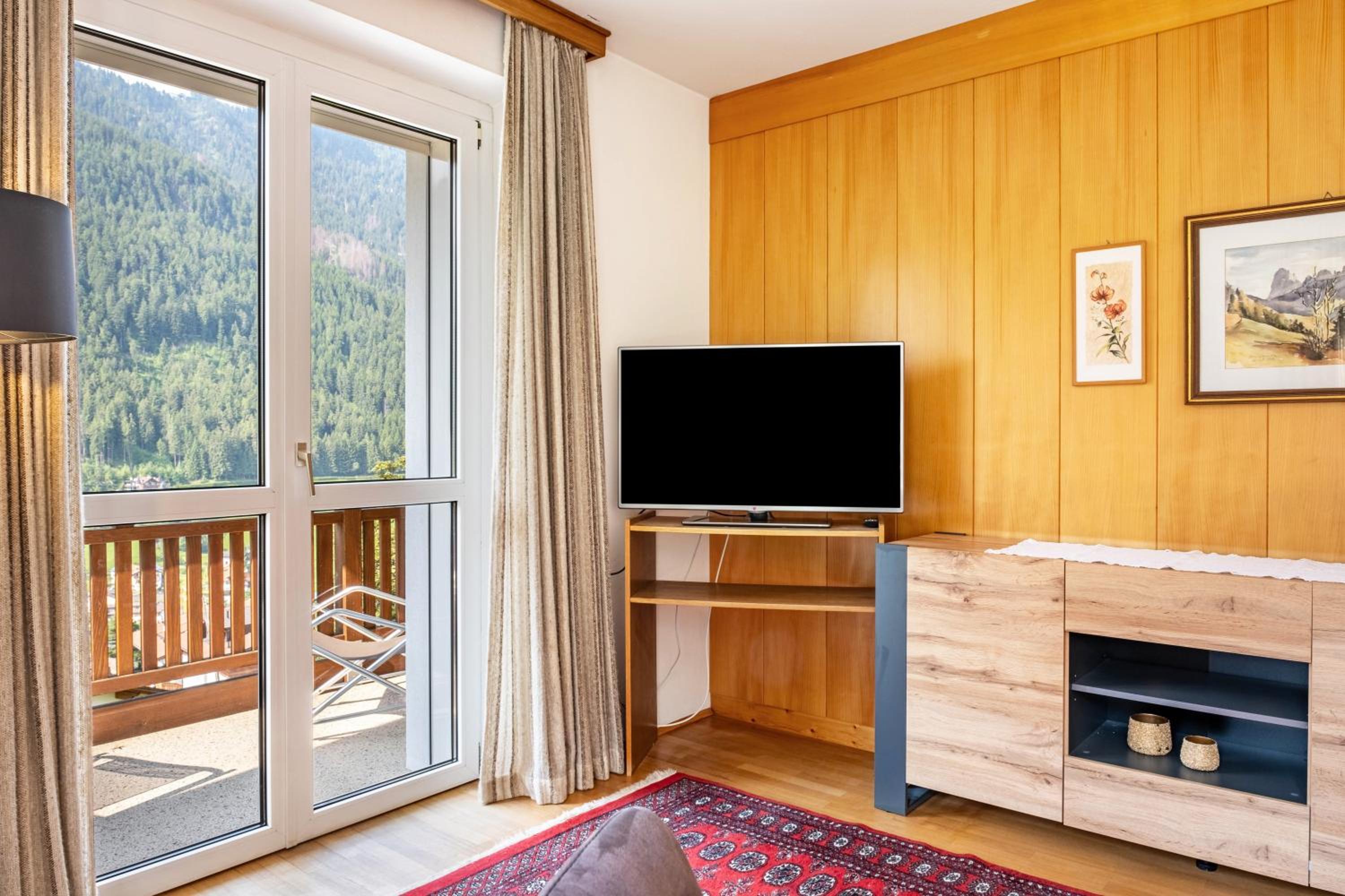Two-Bedroom Deluxe Apartment with Garden View photo 1