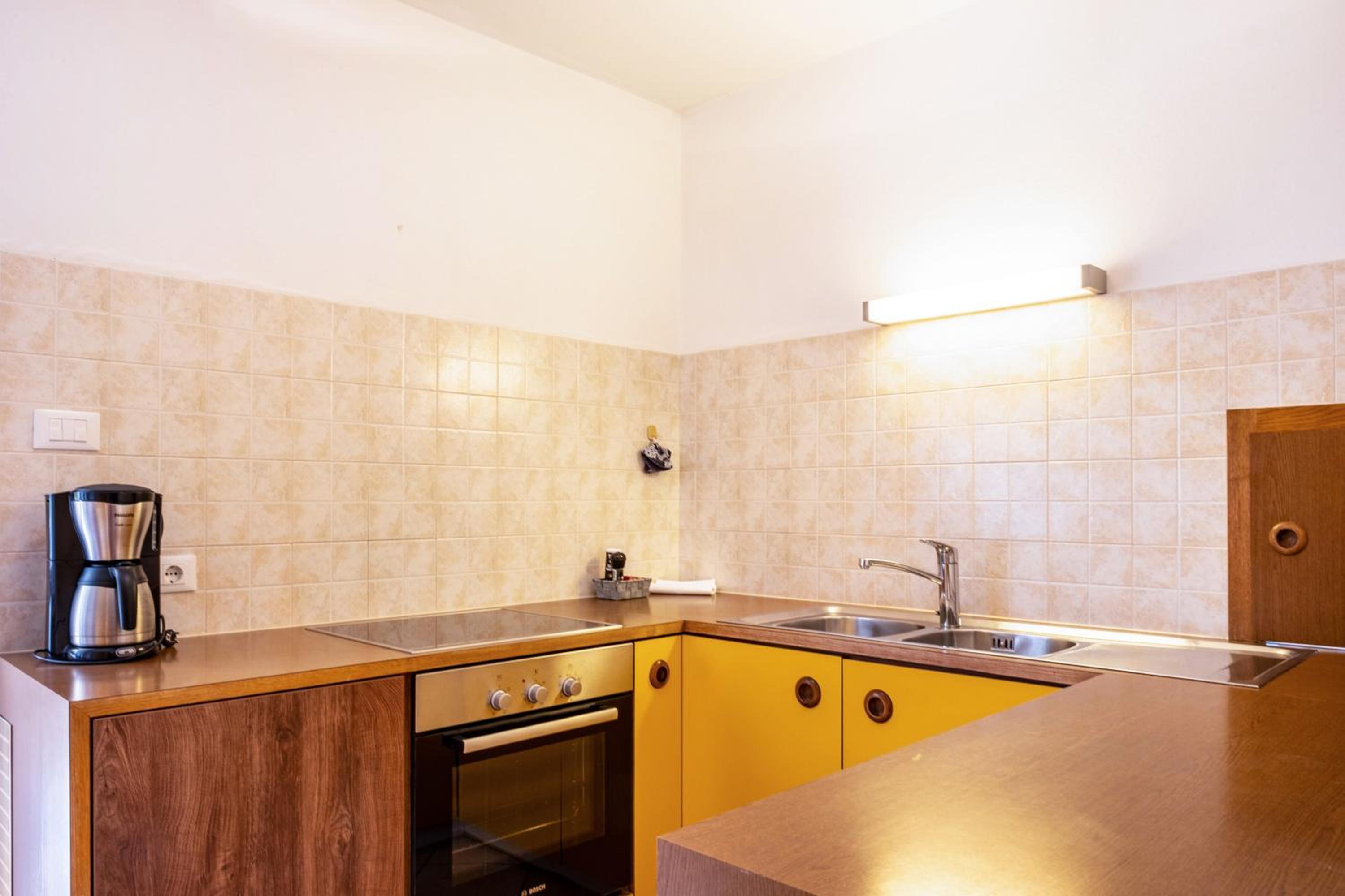 Two-Bedroom Deluxe Apartment with Garden View photo 2