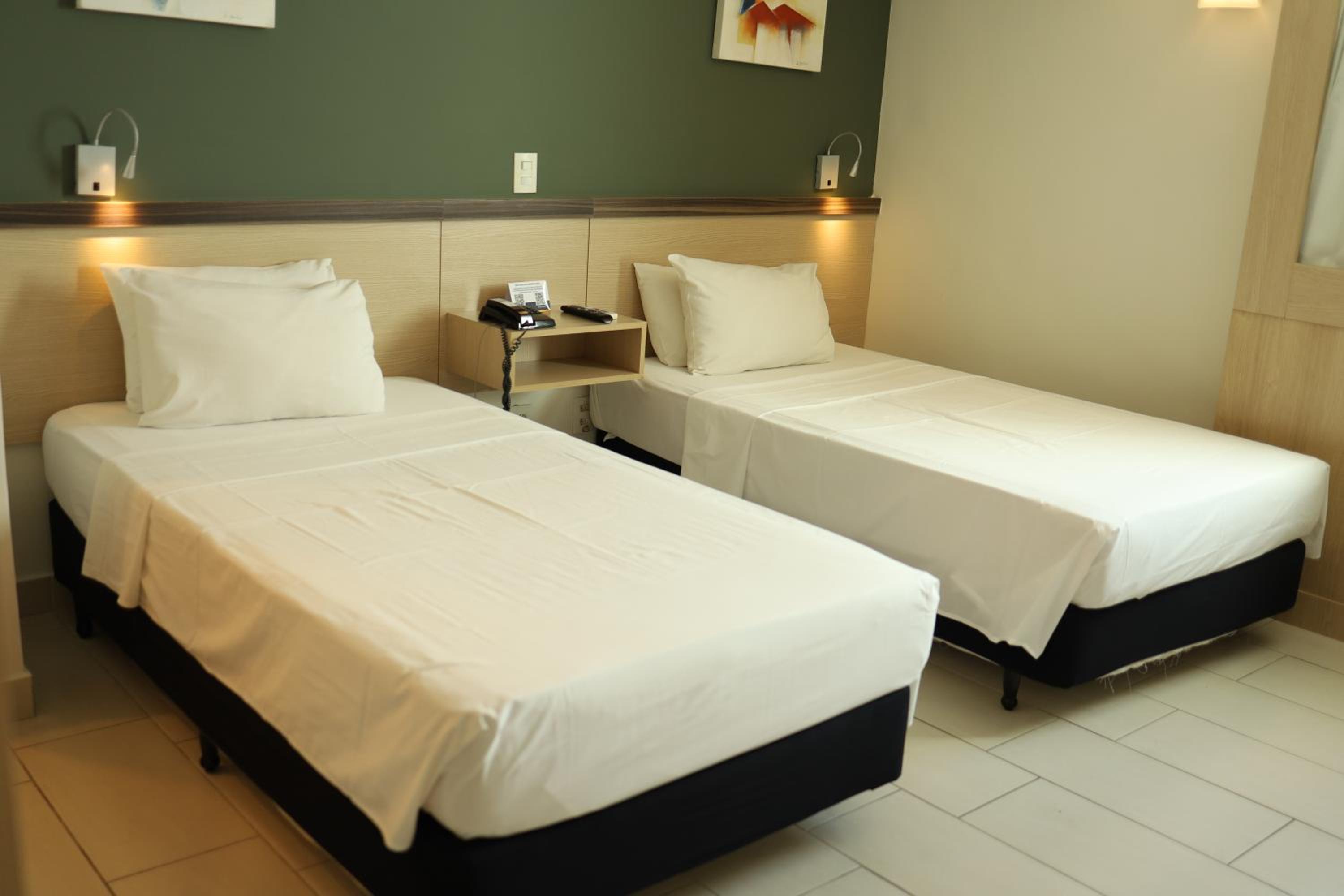 Executive Twin Room - Photo 1