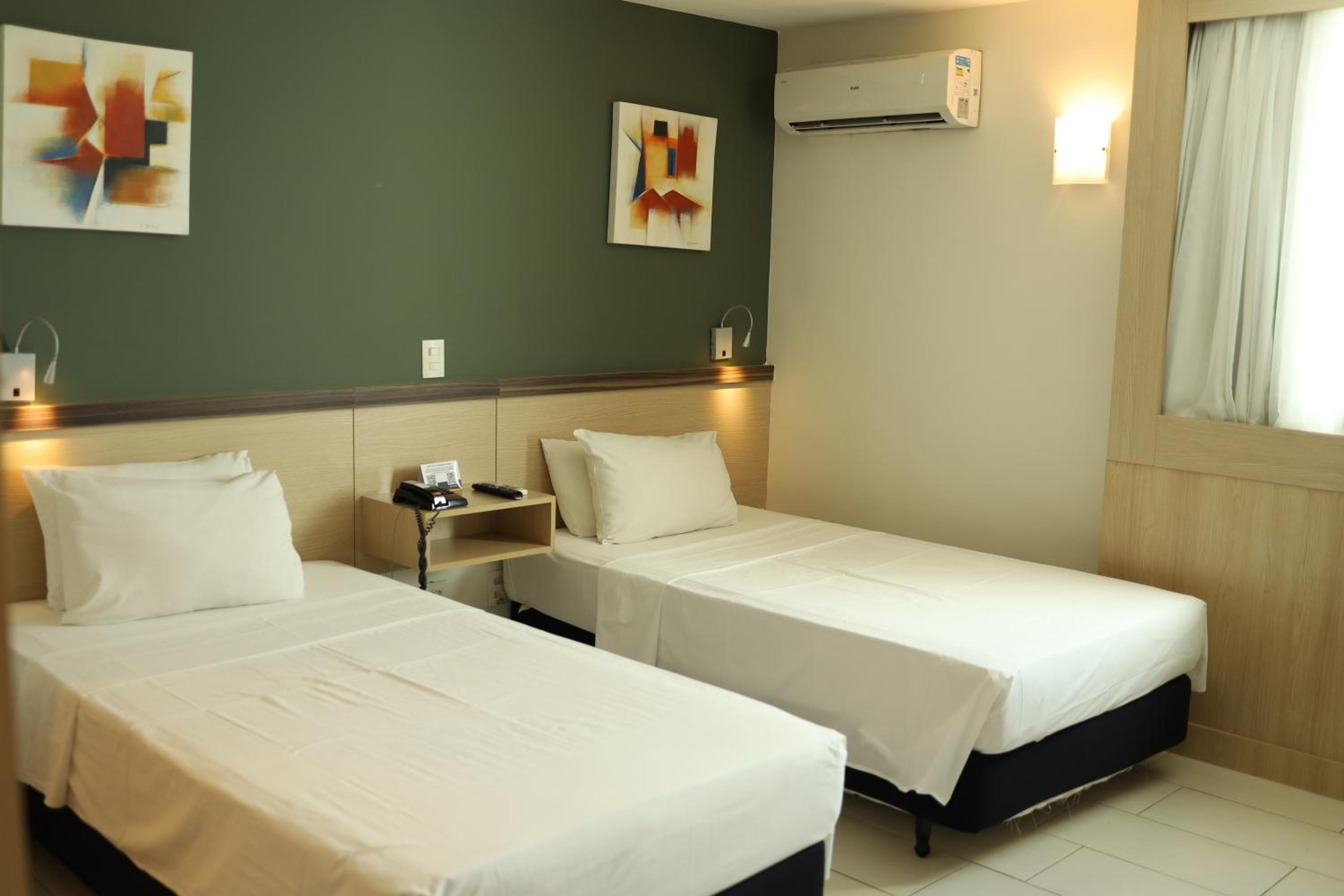 Executive Twin Room - Photo 4