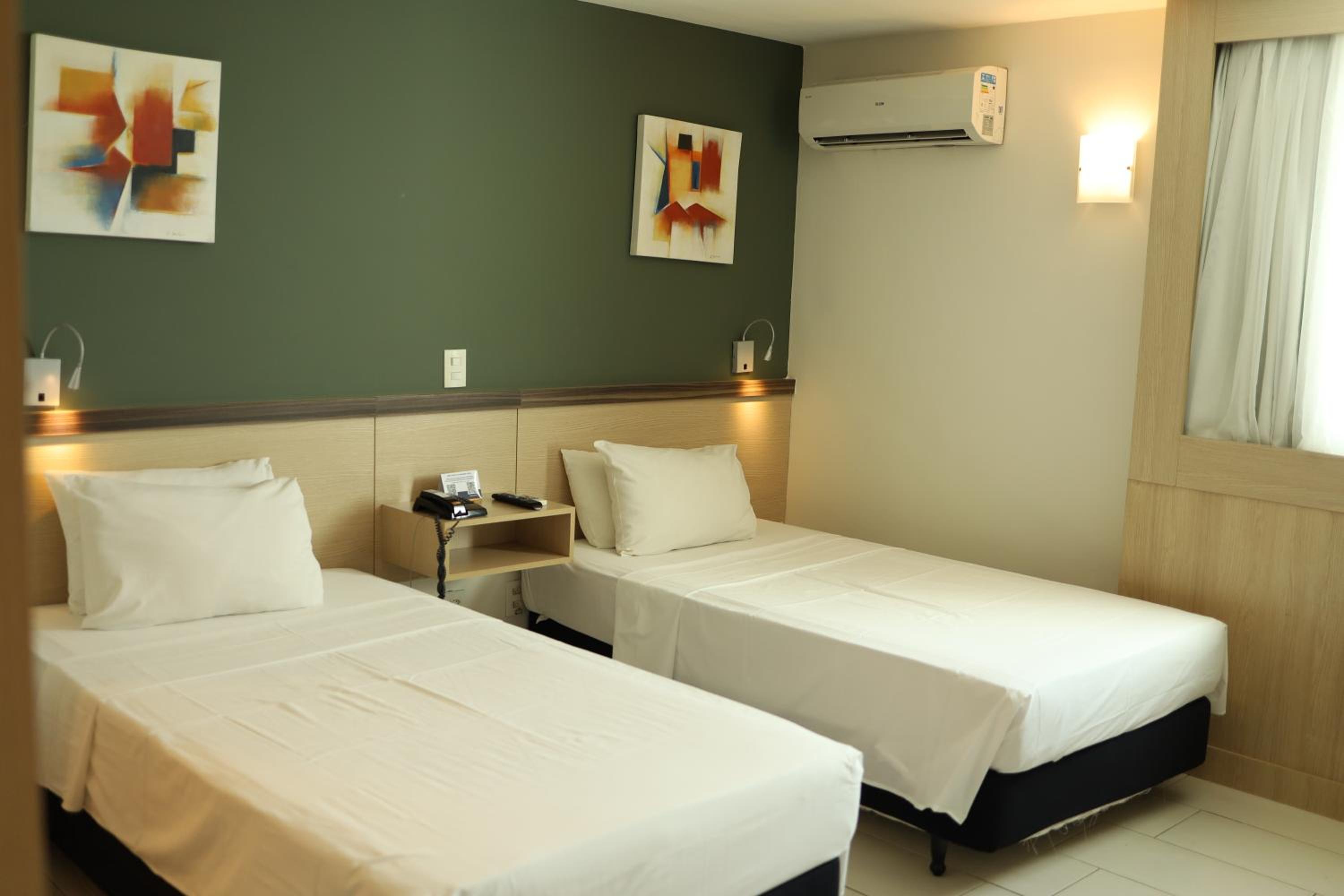 Executive Twin Room - Photo 2