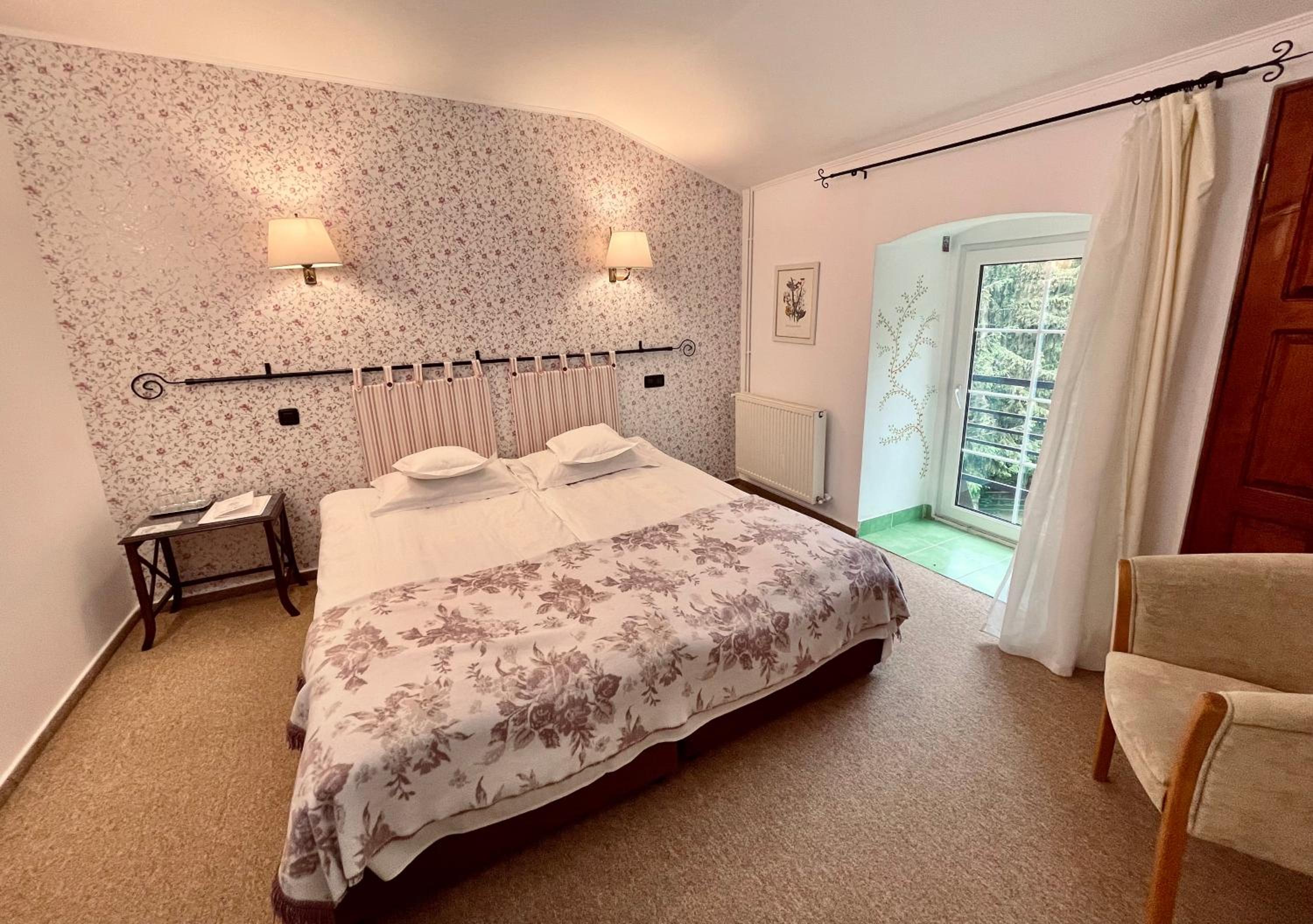 Double Room with Private Bathroom photo 1