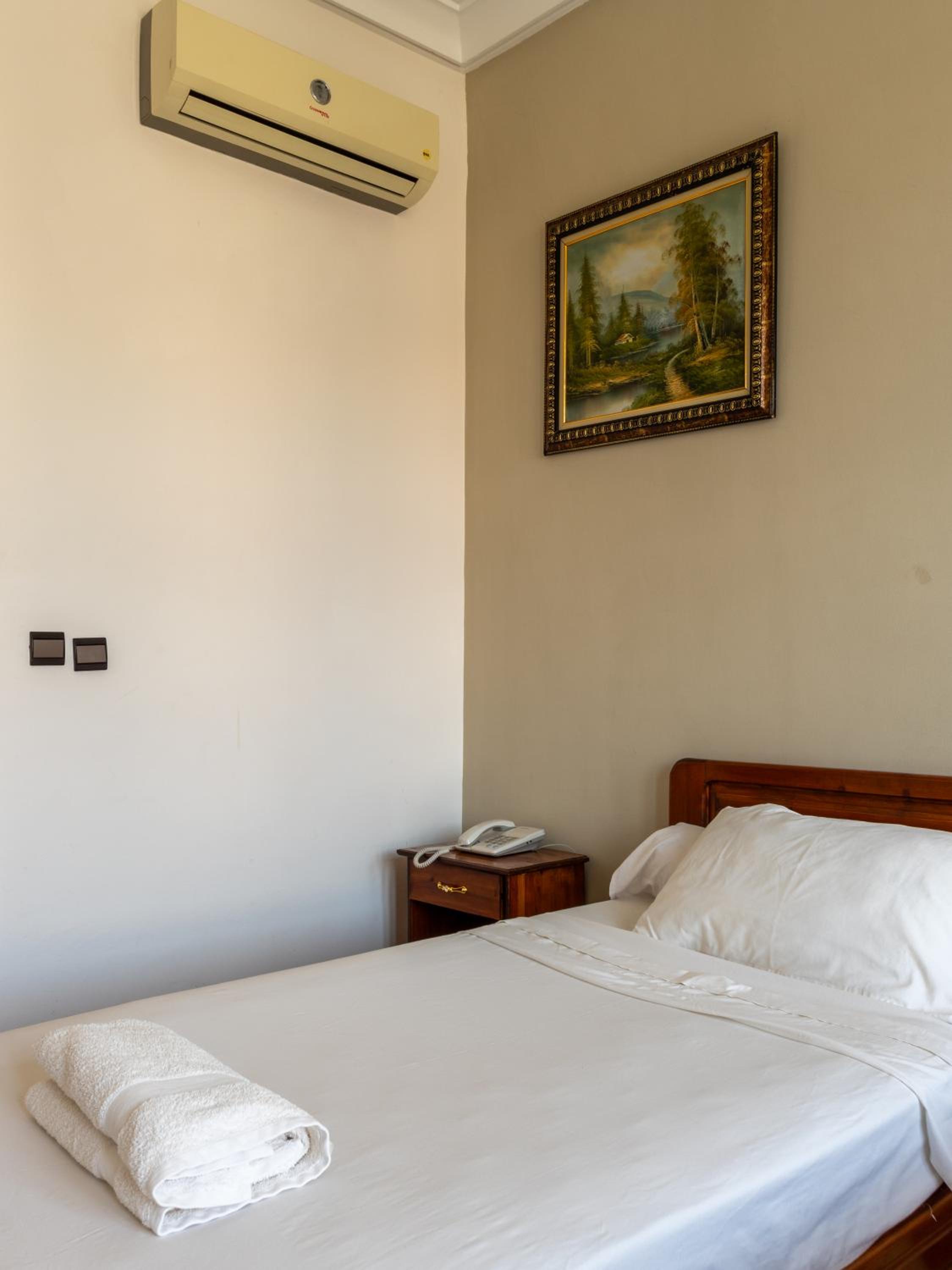 Double Room - Photo 2