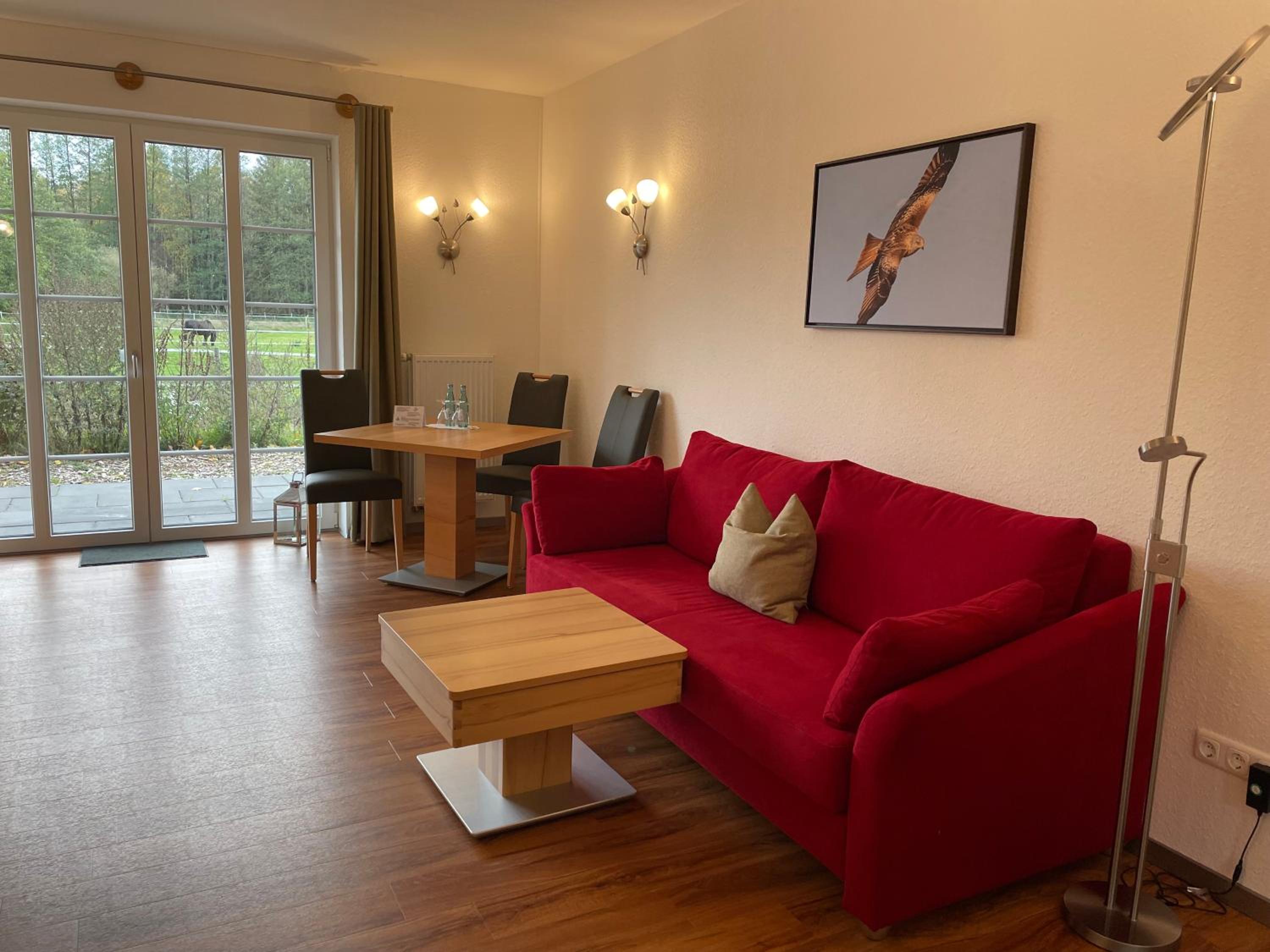 Deluxe King Suite - Photo 5
